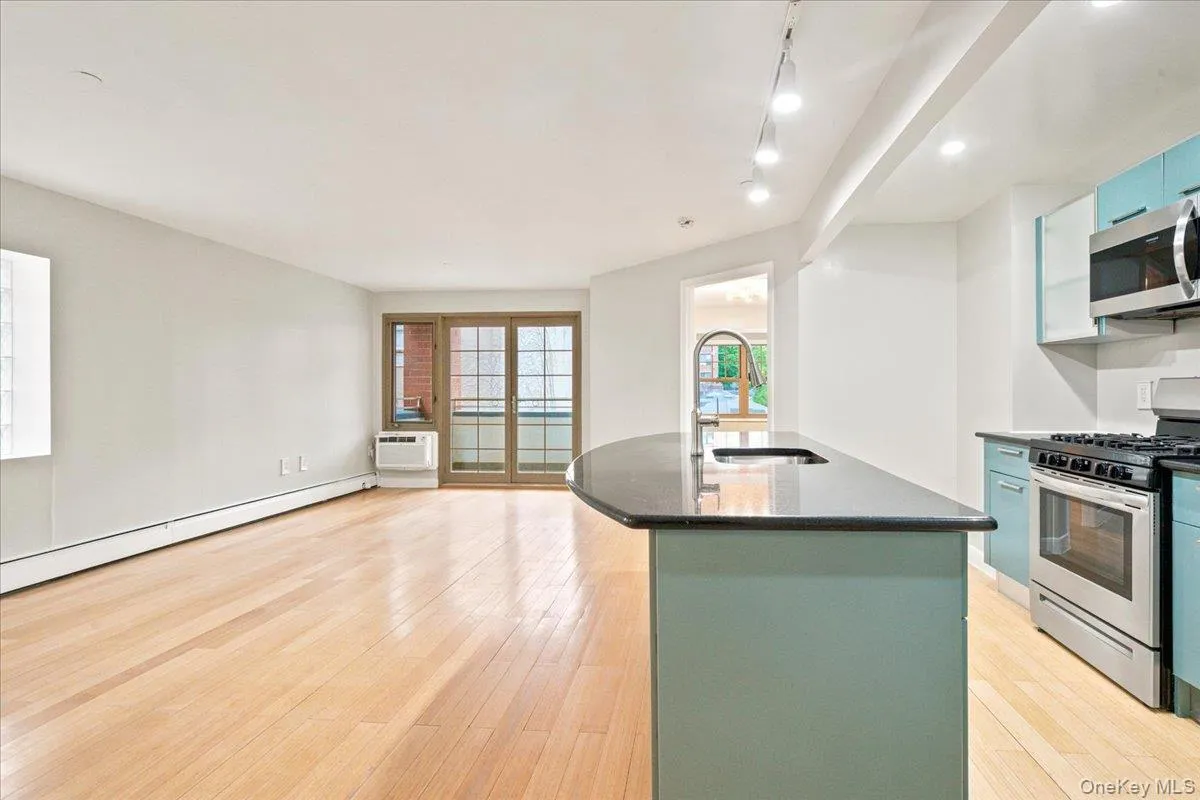83-75 117th Street, New York, NY, 1 Bedroom Bedrooms, 4 Rooms Rooms,1 BathroomBathrooms,Residential,For Rent,117th,0,KEY1017503 83-75 117th Street, New York, NY, 1 Bedroom Bedrooms, 4 Rooms Rooms,1 BathroomBathrooms,Residential,For Rent,117th,0,KEY1017503