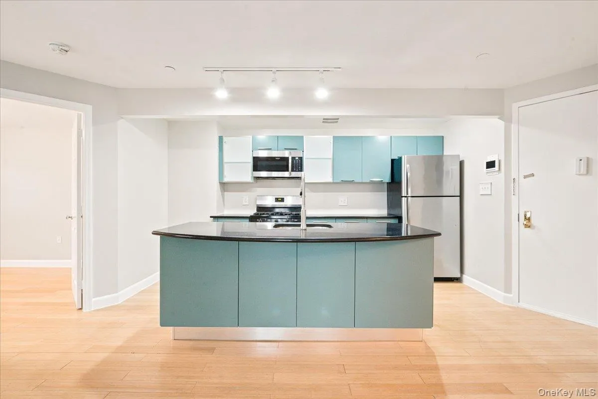 83-75 117th Street, New York, NY, 1 Bedroom Bedrooms, 4 Rooms Rooms,1 BathroomBathrooms,Residential,For Rent,117th,0,KEY1017503 83-75 117th Street, New York, NY, 1 Bedroom Bedrooms, 4 Rooms Rooms,1 BathroomBathrooms,Residential,For Rent,117th,0,KEY1017503