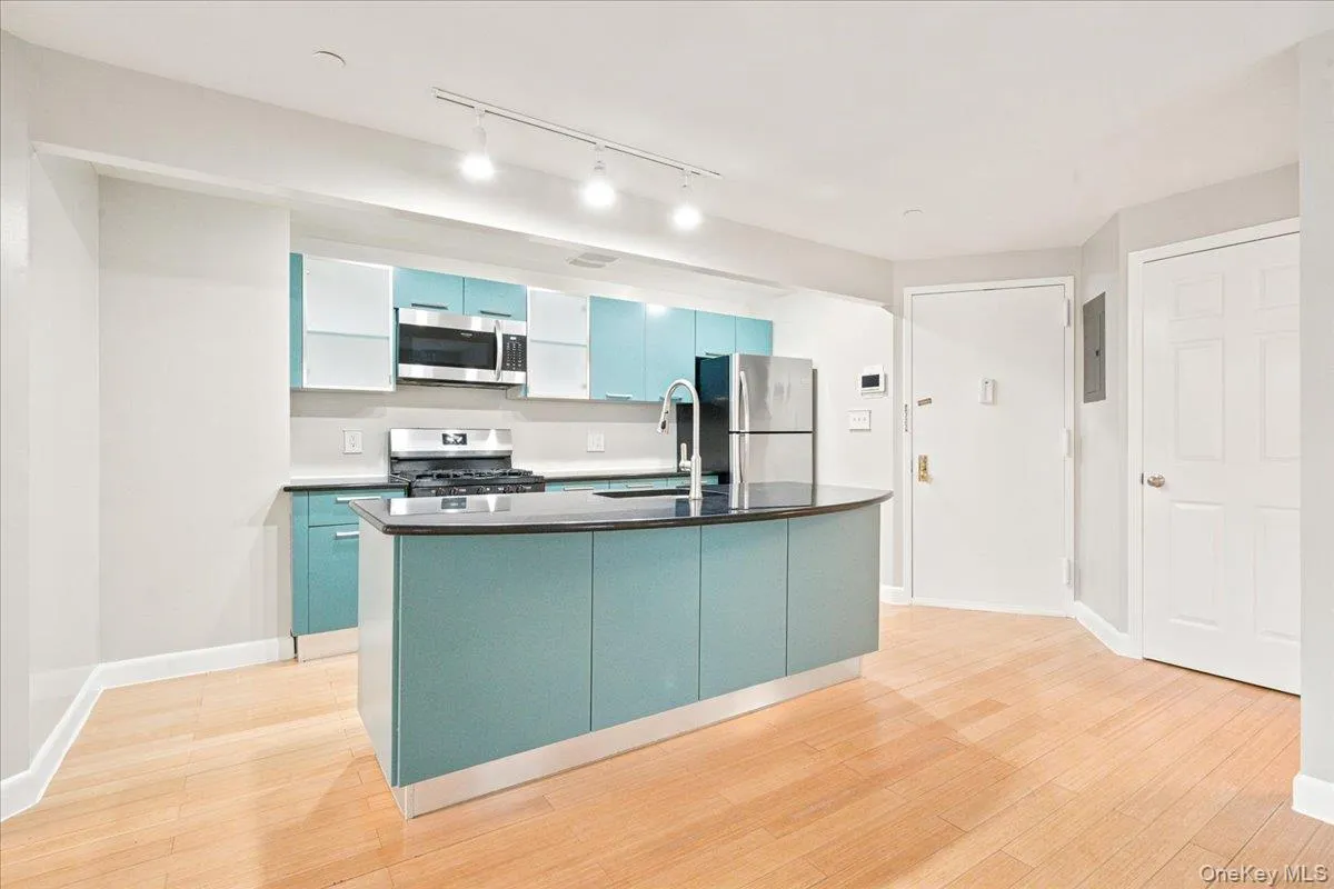 83-75 117th Street, New York, NY, 1 Bedroom Bedrooms, 4 Rooms Rooms,1 BathroomBathrooms,Residential,For Rent,117th,0,KEY1017503 83-75 117th Street, New York, NY, 1 Bedroom Bedrooms, 4 Rooms Rooms,1 BathroomBathrooms,Residential,For Rent,117th,0,KEY1017503