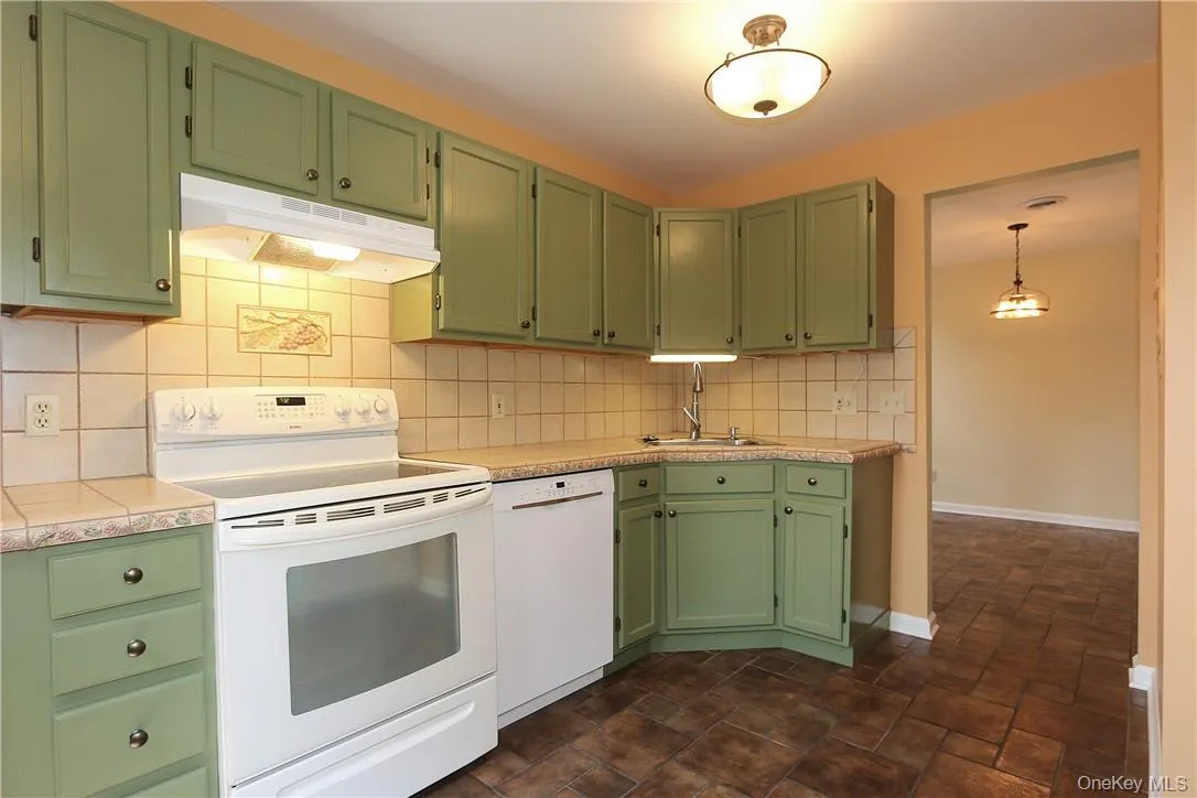 218 Stoneway Lane, Peekskill, NY, 2 Bedrooms Bedrooms, 5 Rooms Rooms,2 BathroomsBathrooms,Residential Lease,For Rent,Stoneway,0,1017505 218 Stoneway Lane, Peekskill, NY, 2 Bedrooms Bedrooms, 5 Rooms Rooms,2 BathroomsBathrooms,Residential Lease,For Rent,Stoneway,0,1017505