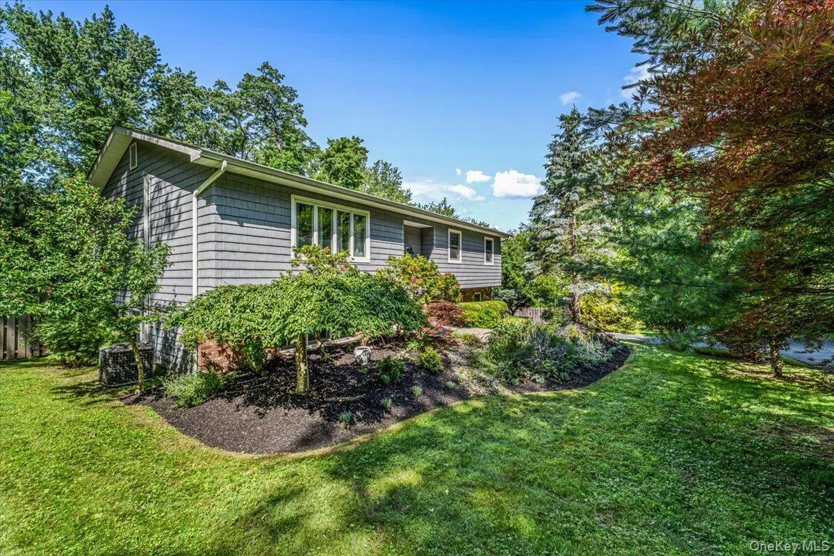 94 Hess Road, Clarkstown, NY, 4 Bedrooms Bedrooms, 7 Rooms Rooms,3 BathroomsBathrooms,Residential,For Rent,Hess,0,1017511 94 Hess Road, Clarkstown, NY, 4 Bedrooms Bedrooms, 7 Rooms Rooms,3 BathroomsBathrooms,Residential,For Rent,Hess,0,1017511