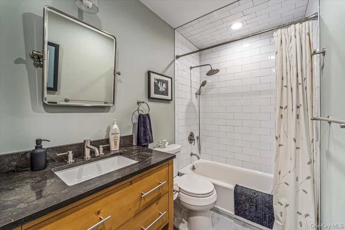 94 Hess Road, Clarkstown, NY, 4 Bedrooms Bedrooms, 7 Rooms Rooms,3 BathroomsBathrooms,Residential,For Rent,Hess,0,1017511 94 Hess Road, Clarkstown, NY, 4 Bedrooms Bedrooms, 7 Rooms Rooms,3 BathroomsBathrooms,Residential,For Rent,Hess,0,1017511