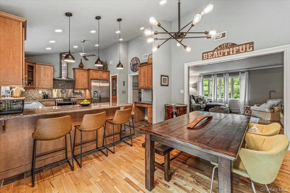 94 Hess Road, Clarkstown, NY, 4 Bedrooms Bedrooms, 7 Rooms Rooms,3 BathroomsBathrooms,Residential,For Rent,Hess,0,1017511 94 Hess Road, Clarkstown, NY, 4 Bedrooms Bedrooms, 7 Rooms Rooms,3 BathroomsBathrooms,Residential,For Rent,Hess,0,1017511