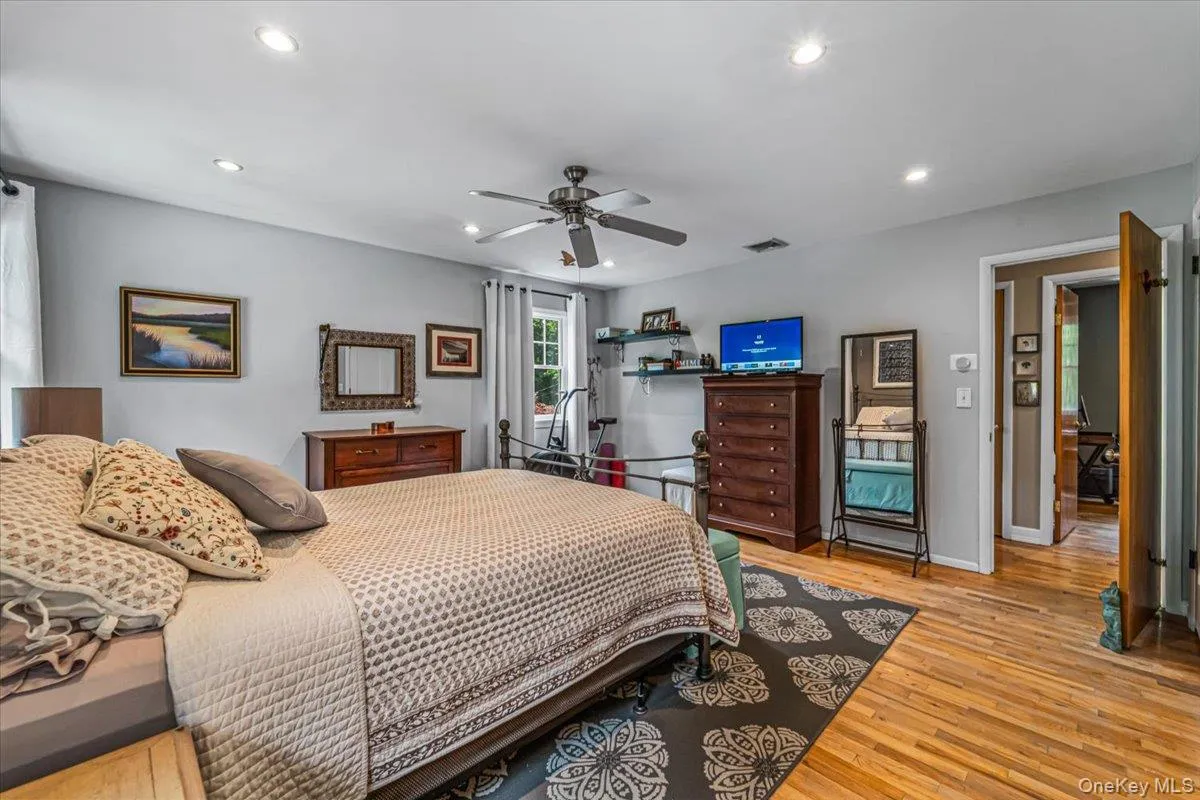 94 Hess Road, Clarkstown, NY, 4 Bedrooms Bedrooms, 7 Rooms Rooms,3 BathroomsBathrooms,Residential,For Rent,Hess,0,1017511 94 Hess Road, Clarkstown, NY, 4 Bedrooms Bedrooms, 7 Rooms Rooms,3 BathroomsBathrooms,Residential,For Rent,Hess,0,1017511