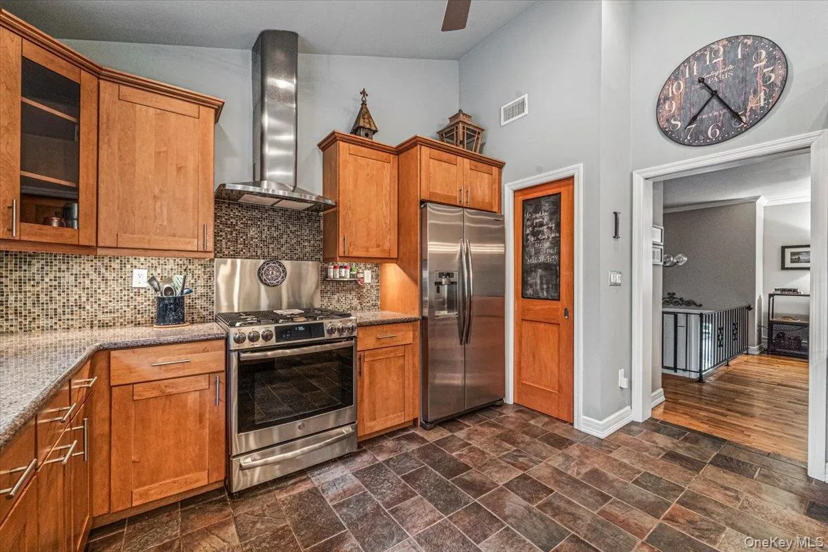 94 Hess Road, Clarkstown, NY, 4 Bedrooms Bedrooms, 7 Rooms Rooms,3 BathroomsBathrooms,Residential,For Rent,Hess,0,1017511 94 Hess Road, Clarkstown, NY, 4 Bedrooms Bedrooms, 7 Rooms Rooms,3 BathroomsBathrooms,Residential,For Rent,Hess,0,1017511