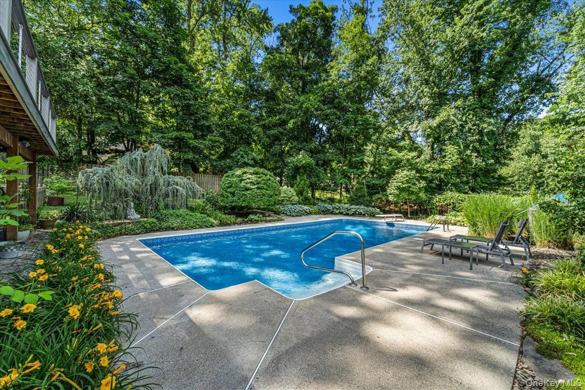 94 Hess Road, Clarkstown, NY, 4 Bedrooms Bedrooms, 7 Rooms Rooms,3 BathroomsBathrooms,Residential,For Rent,Hess,0,1017511 94 Hess Road, Clarkstown, NY, 4 Bedrooms Bedrooms, 7 Rooms Rooms,3 BathroomsBathrooms,Residential,For Rent,Hess,0,1017511