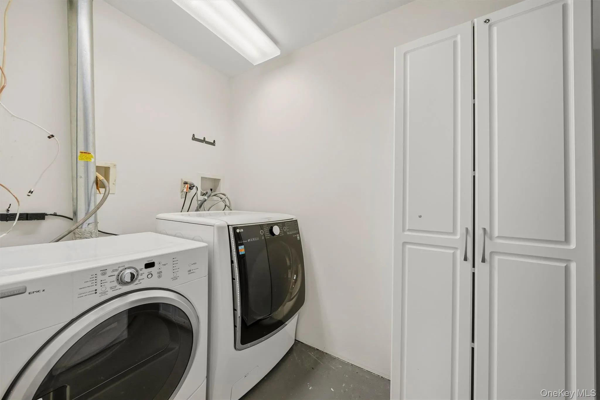 6 May Court, Stony Point, NY, 3 Bedrooms Bedrooms, 11 Rooms Rooms,2 BathroomsBathrooms,Residential,For Rent,May,0,KEY1017512 6 May Court, Stony Point, NY, 3 Bedrooms Bedrooms, 11 Rooms Rooms,2 BathroomsBathrooms,Residential,For Rent,May,0,KEY1017512