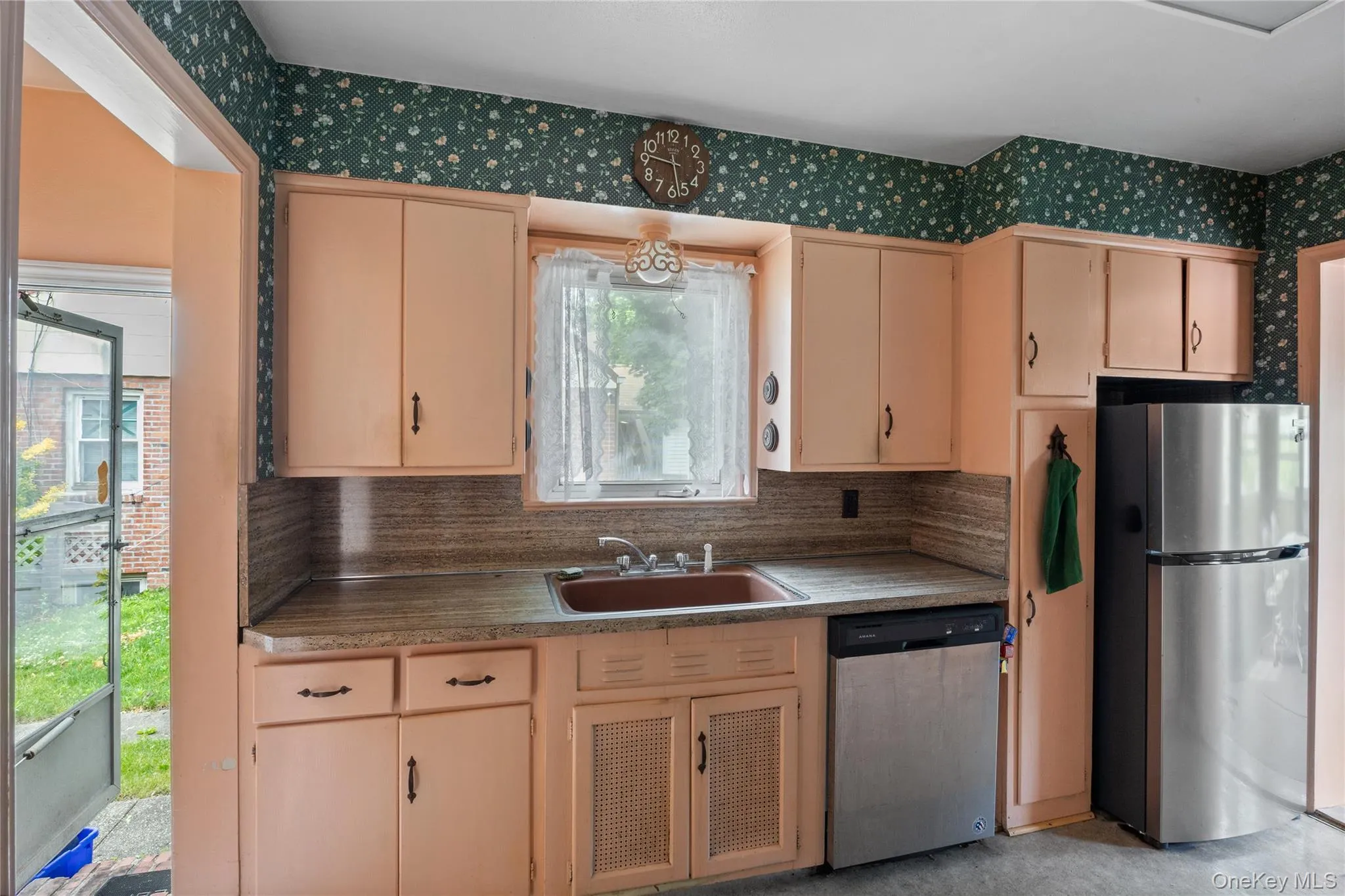 637 Stratford Road, Hempstead, NY, 4 Bedrooms Bedrooms, 7 Rooms Rooms,1 BathroomBathrooms,Residential,For Rent,Stratford,0,KEY1017513 637 Stratford Road, Hempstead, NY, 4 Bedrooms Bedrooms, 7 Rooms Rooms,1 BathroomBathrooms,Residential,For Rent,Stratford,0,KEY1017513