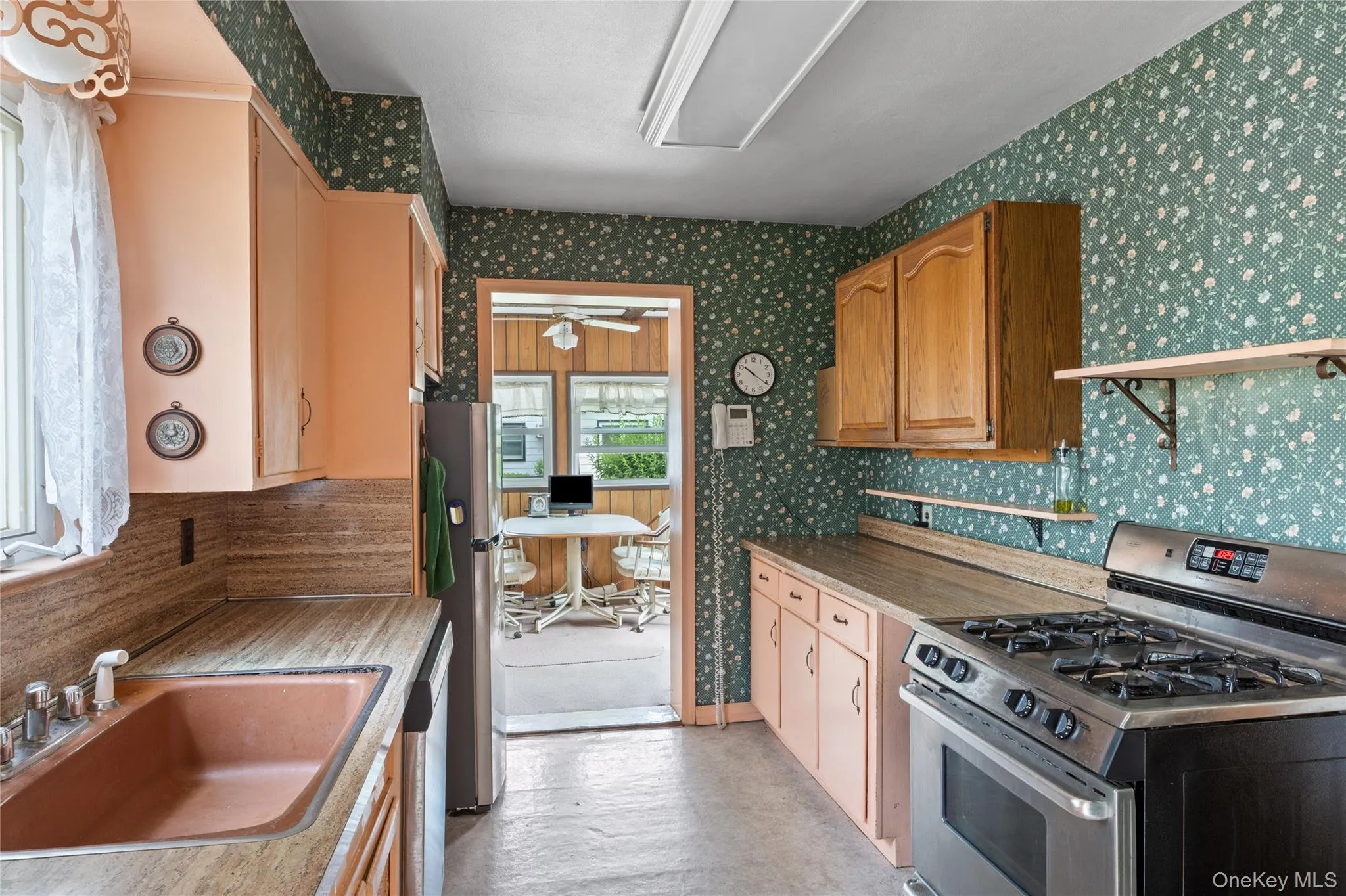 637 Stratford Road, Hempstead, NY, 4 Bedrooms Bedrooms, 7 Rooms Rooms,1 BathroomBathrooms,Residential,For Rent,Stratford,0,KEY1017513 637 Stratford Road, Hempstead, NY, 4 Bedrooms Bedrooms, 7 Rooms Rooms,1 BathroomBathrooms,Residential,For Rent,Stratford,0,KEY1017513