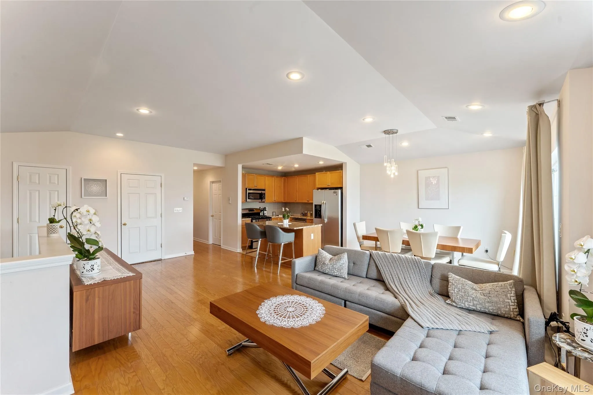 12206 Powells Cove Boulevard, New York, NY, 3 Bedrooms Bedrooms, 6 Rooms Rooms,2 BathroomsBathrooms,Residential,For Rent,Powells Cove,0,1017514 12206 Powells Cove Boulevard, New York, NY, 3 Bedrooms Bedrooms, 6 Rooms Rooms,2 BathroomsBathrooms,Residential,For Rent,Powells Cove,0,1017514
