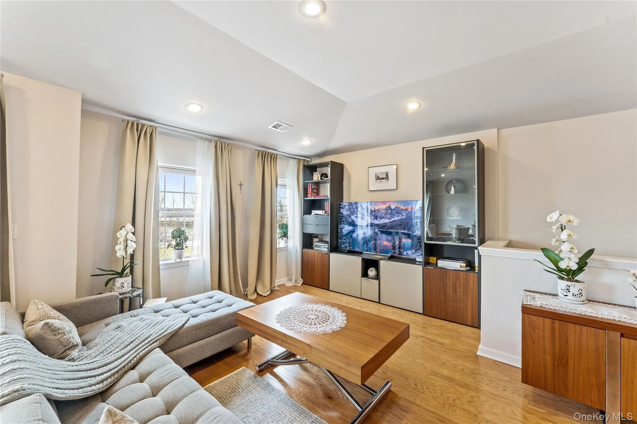 12206 Powells Cove Boulevard, New York, NY, 3 Bedrooms Bedrooms, 6 Rooms Rooms,2 BathroomsBathrooms,Residential,For Rent,Powells Cove,0,1017514 12206 Powells Cove Boulevard, New York, NY, 3 Bedrooms Bedrooms, 6 Rooms Rooms,2 BathroomsBathrooms,Residential,For Rent,Powells Cove,0,1017514
