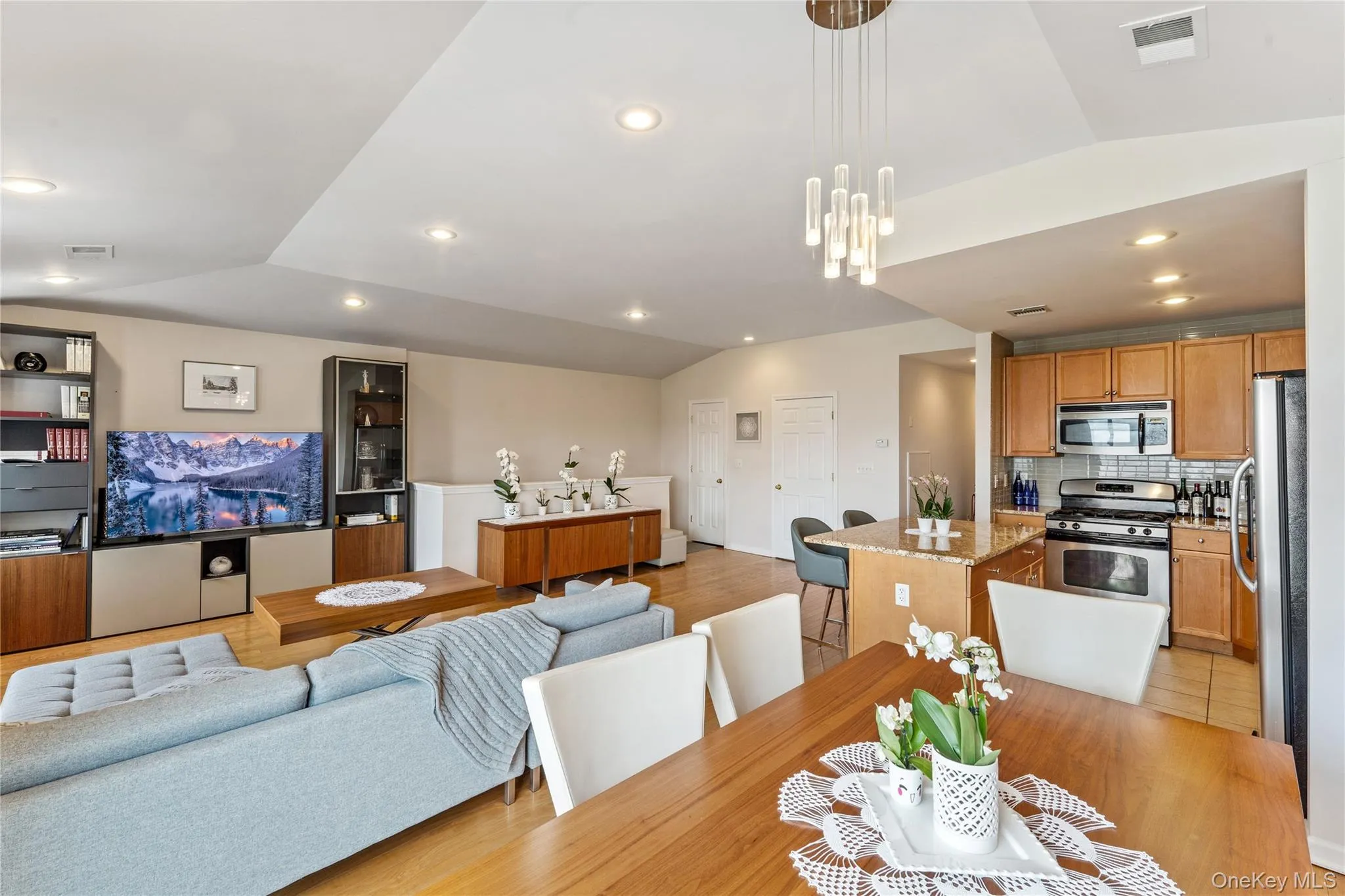 12206 Powells Cove Boulevard, New York, NY, 3 Bedrooms Bedrooms, 6 Rooms Rooms,2 BathroomsBathrooms,Residential,For Rent,Powells Cove,0,1017514 12206 Powells Cove Boulevard, New York, NY, 3 Bedrooms Bedrooms, 6 Rooms Rooms,2 BathroomsBathrooms,Residential,For Rent,Powells Cove,0,1017514