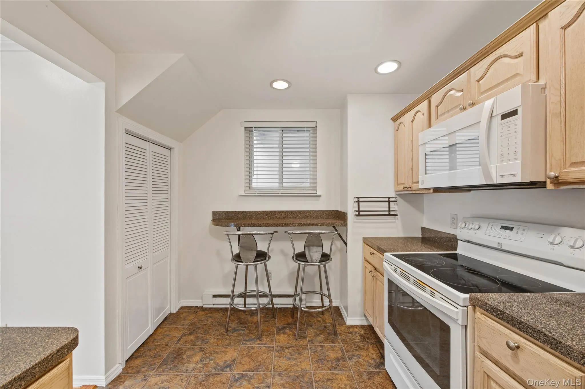 104 Drew Lane, Carmel, NY, 2 Bedrooms Bedrooms, 4 Rooms Rooms,2 BathroomsBathrooms,Residential,For Rent,Drew,0,KEY1017520 104 Drew Lane, Carmel, NY, 2 Bedrooms Bedrooms, 4 Rooms Rooms,2 BathroomsBathrooms,Residential,For Rent,Drew,0,KEY1017520