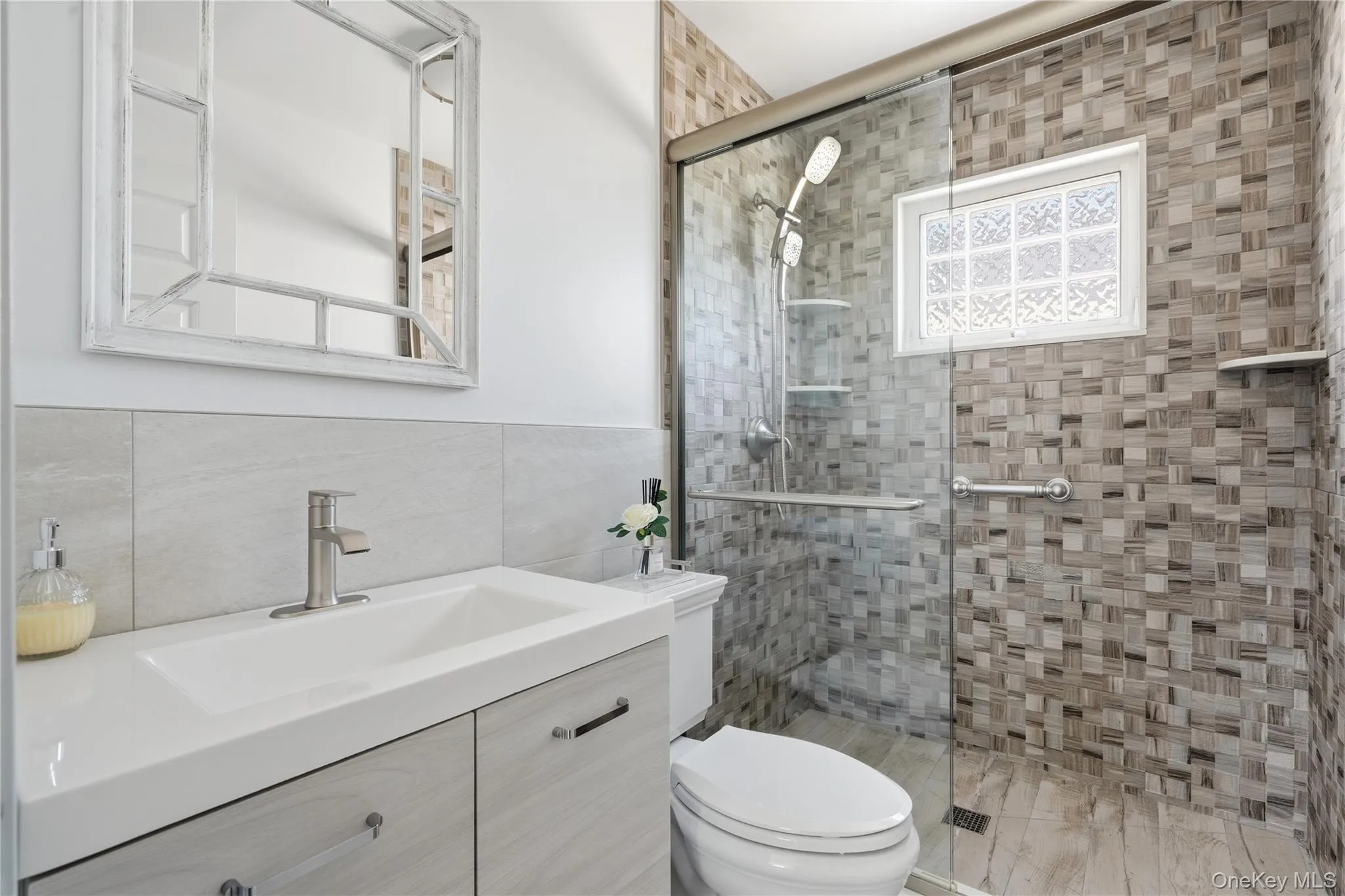 2nd Bathroom(Second Level) 2nd Bathroom(Second Level)