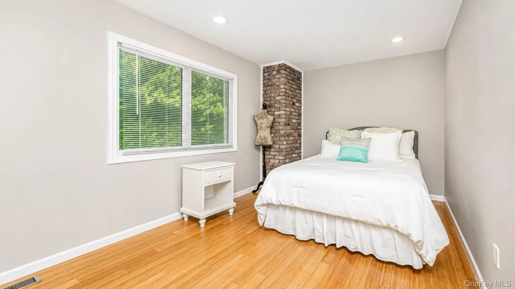 9 Huckleberry Lane, Brookhaven, NY, 4 Bedrooms Bedrooms, 10 Rooms Rooms,3 BathroomsBathrooms,Residential,For Rent,Huckleberry,0,KEY1017529 9 Huckleberry Lane, Brookhaven, NY, 4 Bedrooms Bedrooms, 10 Rooms Rooms,3 BathroomsBathrooms,Residential,For Rent,Huckleberry,0,KEY1017529