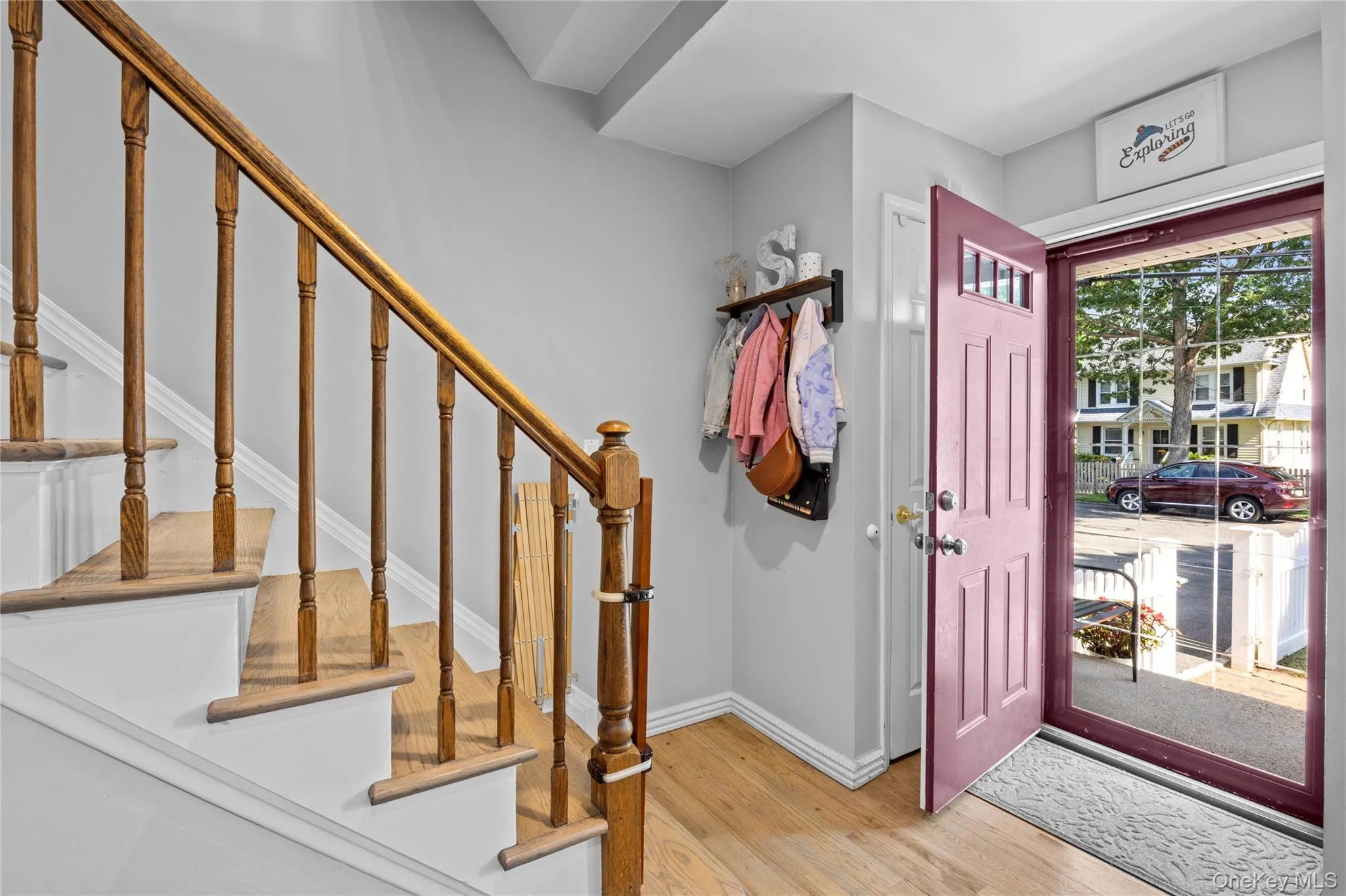Front entry and staircase to 2nd floor Front entry and staircase to 2nd floor