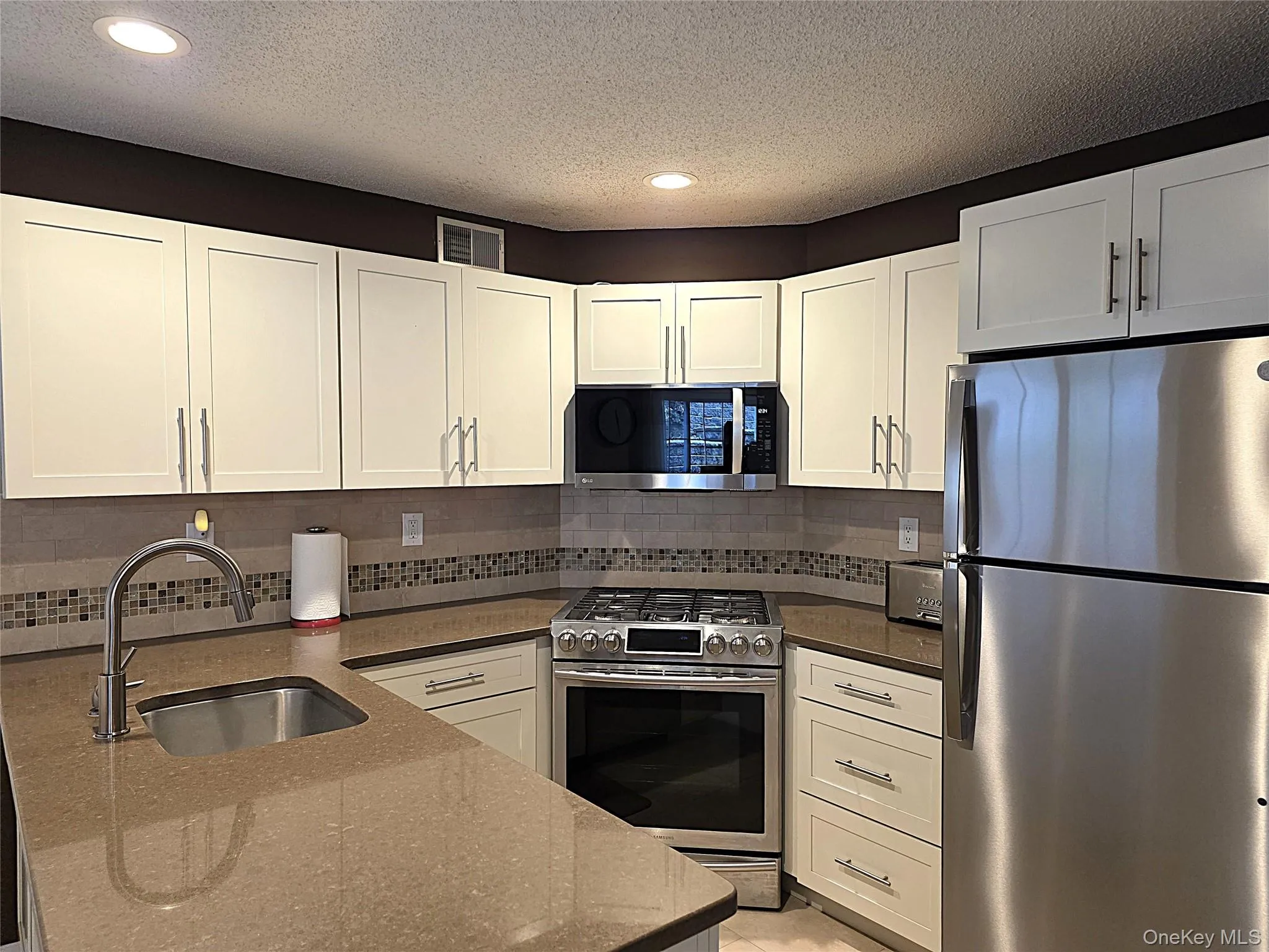 99 Eagle Ridge Way, Clarkstown, NY, 2 Bedrooms Bedrooms, 5 Rooms Rooms,2 BathroomsBathrooms,Residential,For Rent,Eagle Ridge,0,1017533 99 Eagle Ridge Way, Clarkstown, NY, 2 Bedrooms Bedrooms, 5 Rooms Rooms,2 BathroomsBathrooms,Residential,For Rent,Eagle Ridge,0,1017533