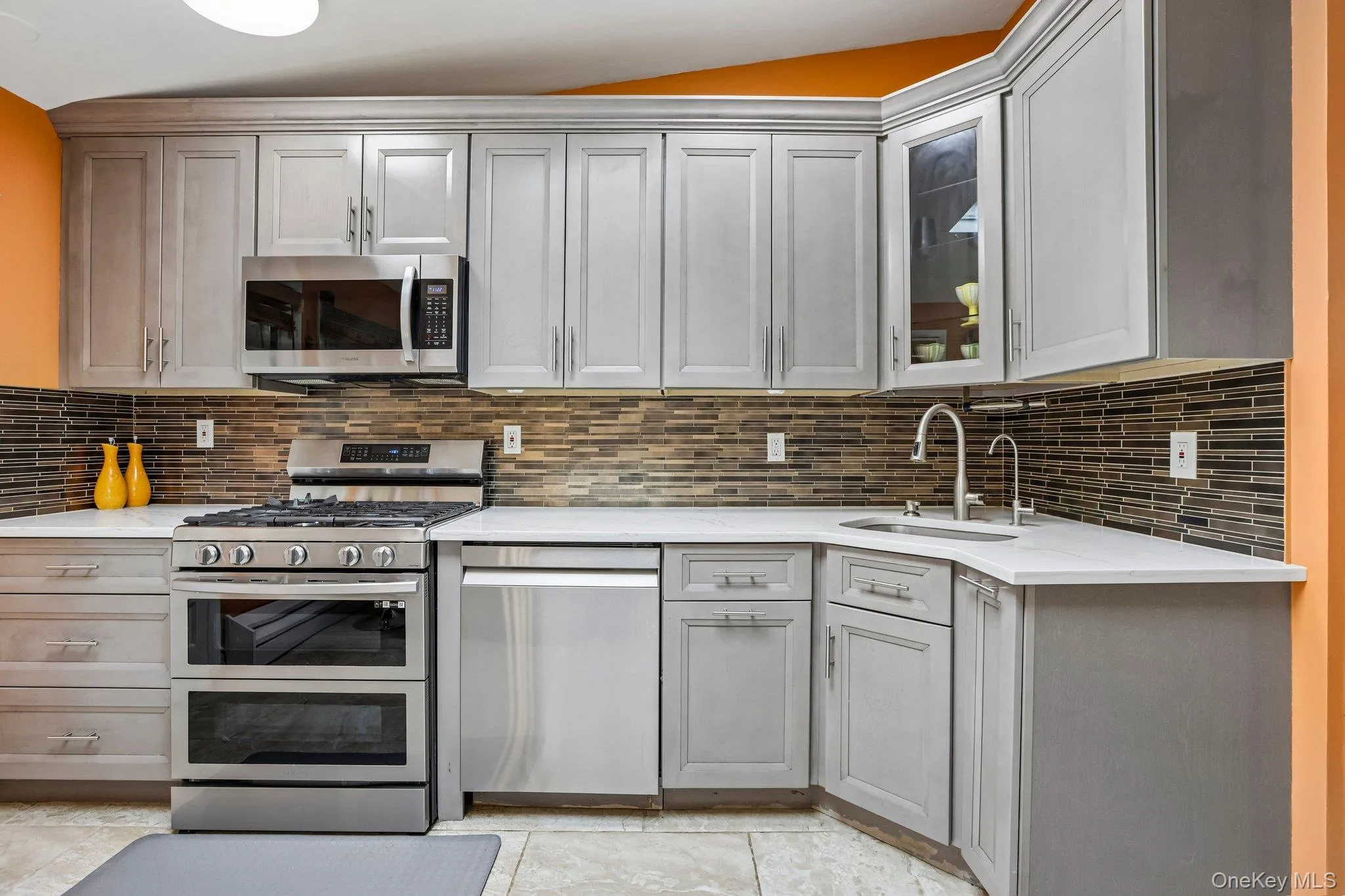 18 Pippen Place, Clarkstown, NY, 5 Bedrooms Bedrooms, 12 Rooms Rooms,3 BathroomsBathrooms,Residential,For Rent,Pippen,0,KEY1017540 18 Pippen Place, Clarkstown, NY, 5 Bedrooms Bedrooms, 12 Rooms Rooms,3 BathroomsBathrooms,Residential,For Rent,Pippen,0,KEY1017540