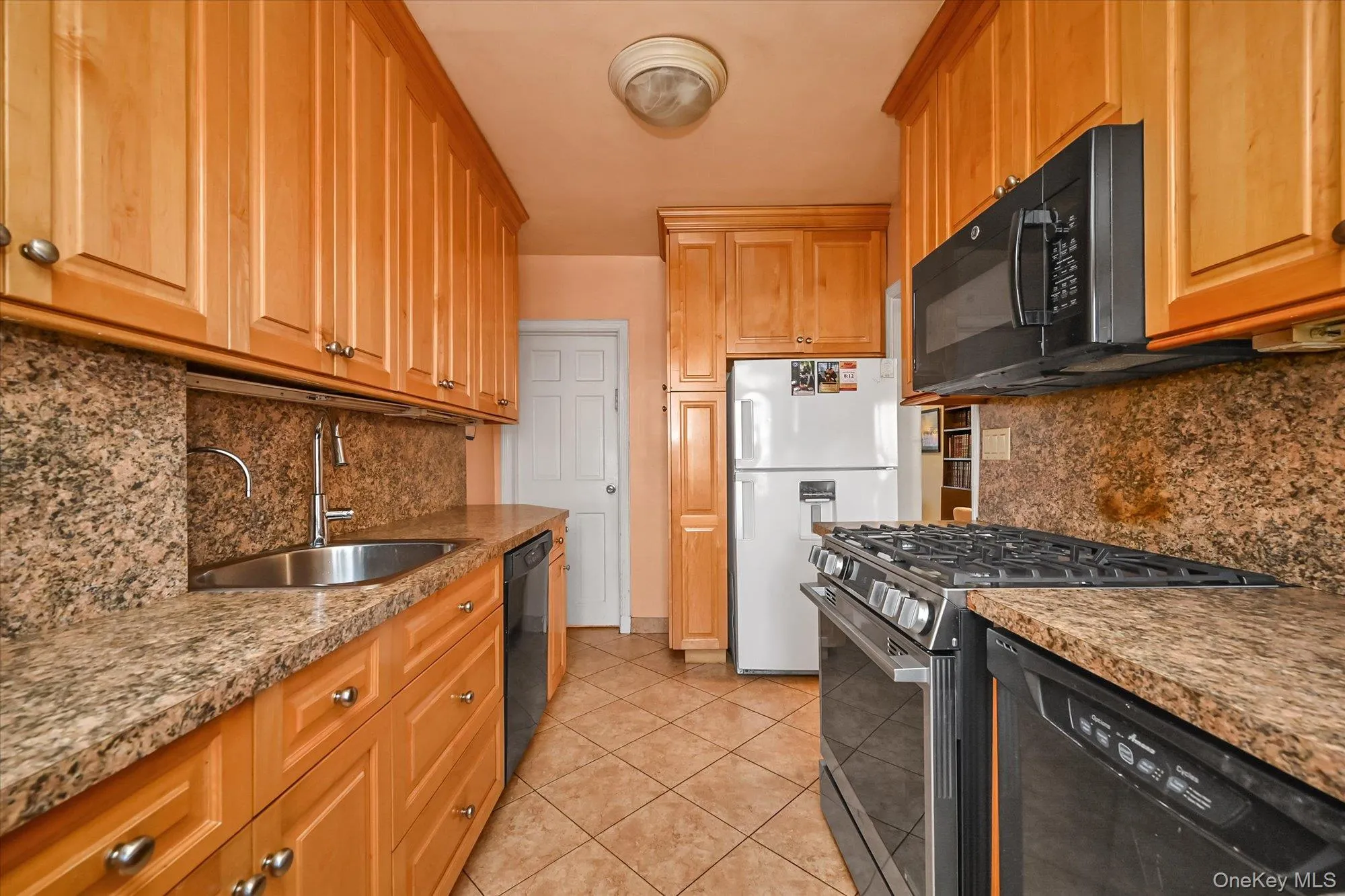 136-43 71st Road, New York, NY, 3 Bedrooms Bedrooms, 6 Rooms Rooms,2 BathroomsBathrooms,Residential,For Rent,71st,0,1017552 136-43 71st Road, New York, NY, 3 Bedrooms Bedrooms, 6 Rooms Rooms,2 BathroomsBathrooms,Residential,For Rent,71st,0,1017552
