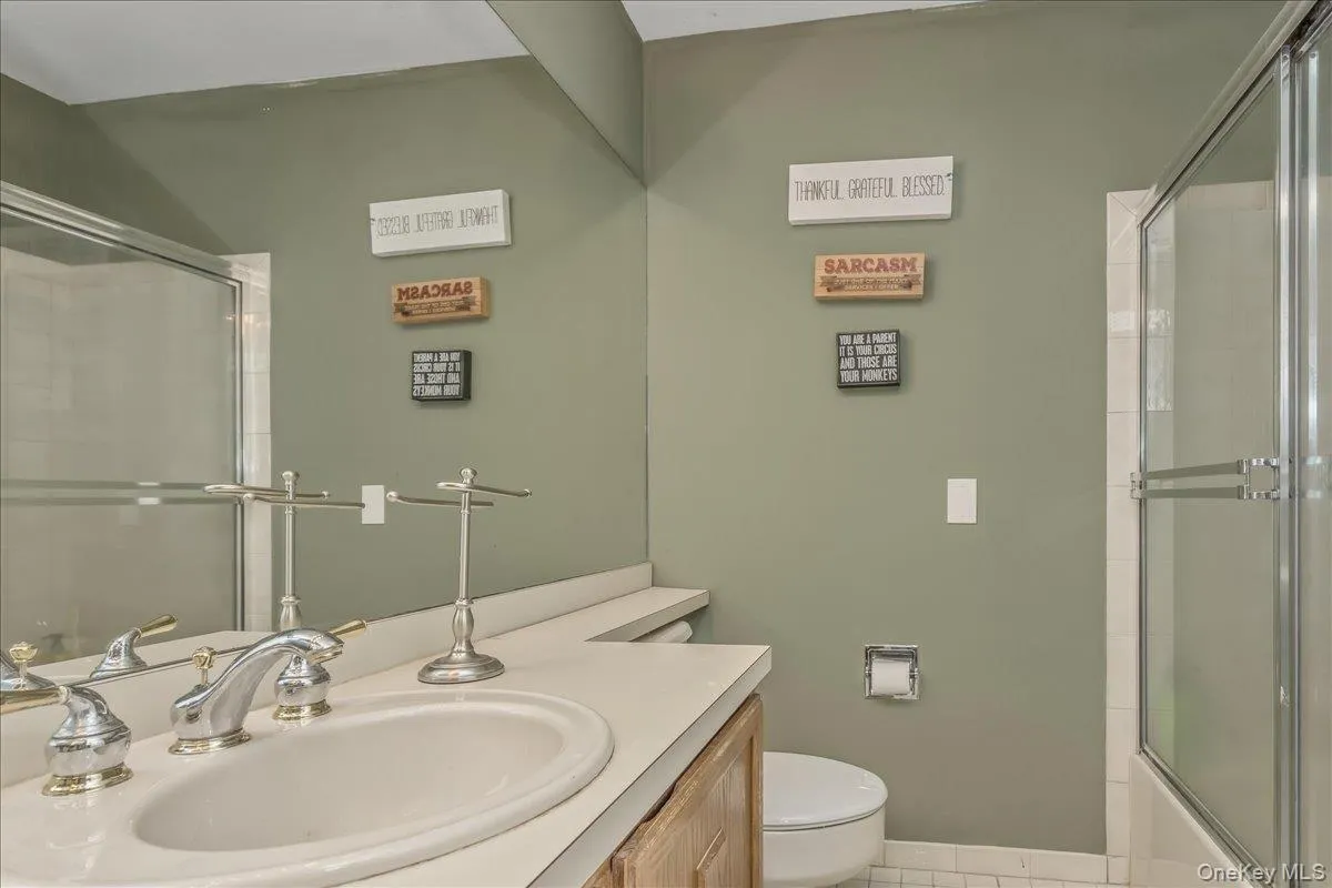 62 Cambridge Drive, Babylon, NY, 2 Bedrooms Bedrooms, 6 Rooms Rooms,2 BathroomsBathrooms,Residential,For Rent,Cambridge,0,1017579 62 Cambridge Drive, Babylon, NY, 2 Bedrooms Bedrooms, 6 Rooms Rooms,2 BathroomsBathrooms,Residential,For Rent,Cambridge,0,1017579