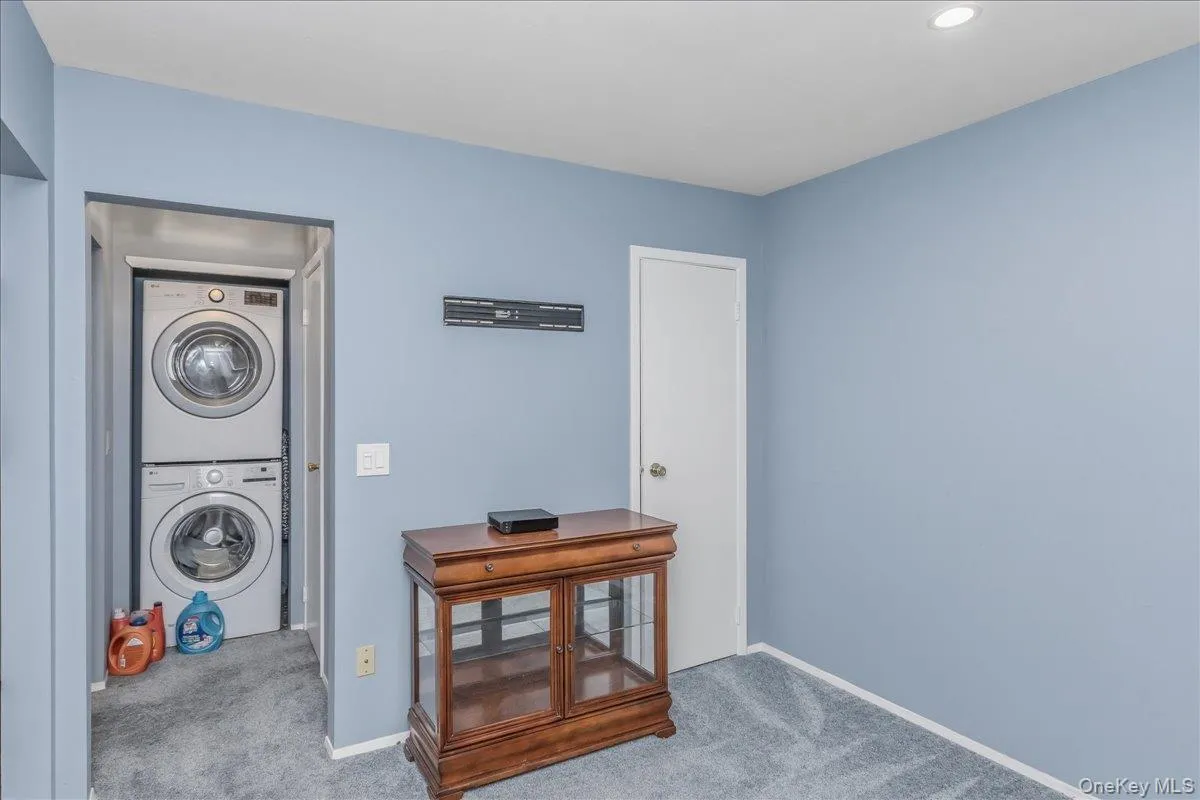 62 Cambridge Drive, Babylon, NY, 2 Bedrooms Bedrooms, 6 Rooms Rooms,2 BathroomsBathrooms,Residential,For Rent,Cambridge,0,1017579 62 Cambridge Drive, Babylon, NY, 2 Bedrooms Bedrooms, 6 Rooms Rooms,2 BathroomsBathrooms,Residential,For Rent,Cambridge,0,1017579