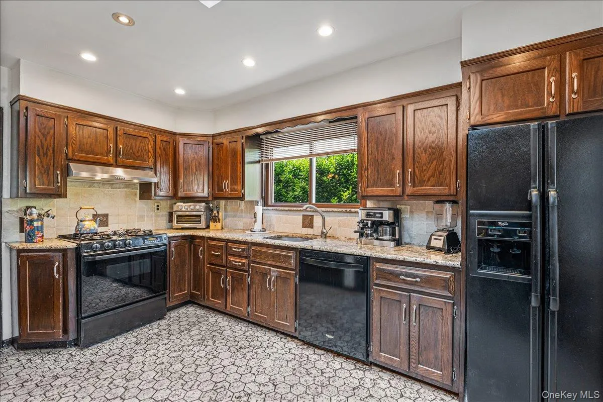 25 Archer Road, Hempstead, NY, 3 Bedrooms Bedrooms, 12 Rooms Rooms,2 BathroomsBathrooms,Residential,For Rent,Archer,0,1017580 25 Archer Road, Hempstead, NY, 3 Bedrooms Bedrooms, 12 Rooms Rooms,2 BathroomsBathrooms,Residential,For Rent,Archer,0,1017580