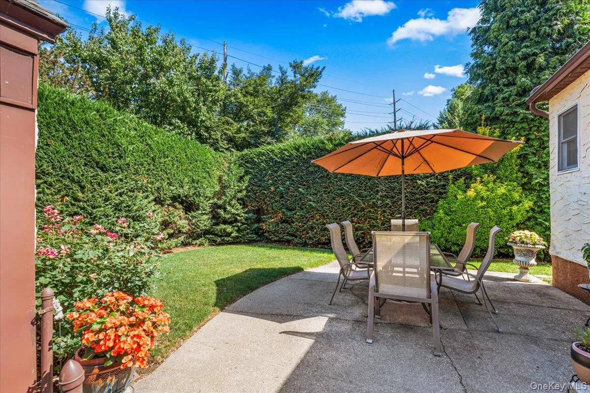 25 Archer Road, Hempstead, NY, 3 Bedrooms Bedrooms, 12 Rooms Rooms,2 BathroomsBathrooms,Residential,For Rent,Archer,0,1017580 25 Archer Road, Hempstead, NY, 3 Bedrooms Bedrooms, 12 Rooms Rooms,2 BathroomsBathrooms,Residential,For Rent,Archer,0,1017580