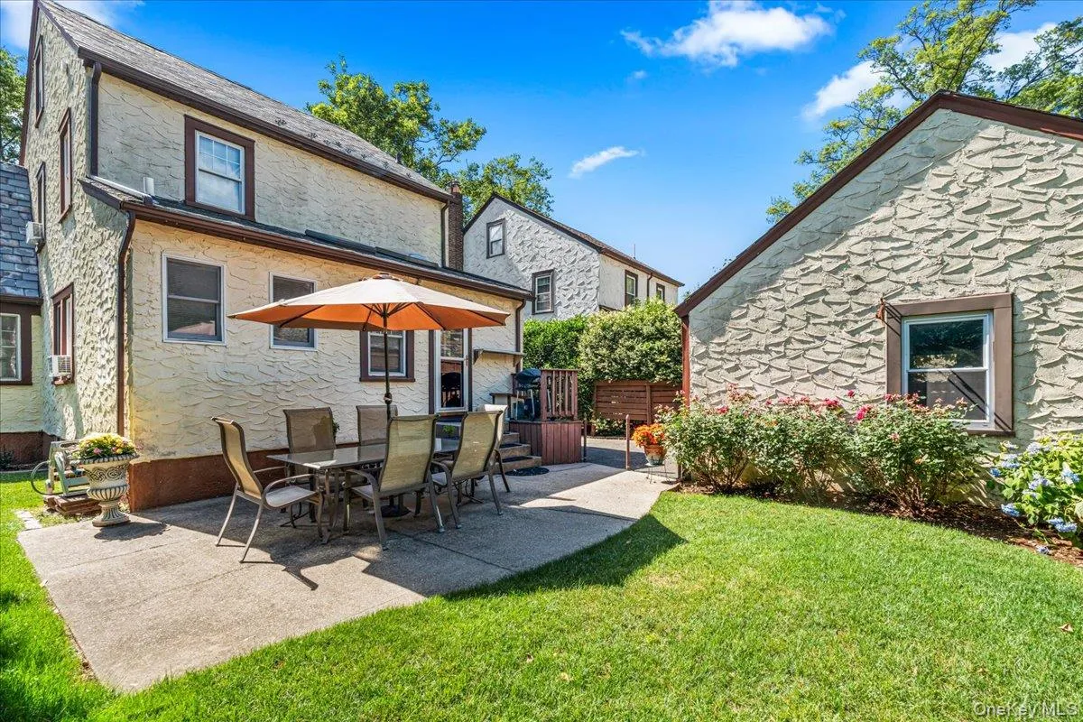 25 Archer Road, Hempstead, NY, 3 Bedrooms Bedrooms, 12 Rooms Rooms,2 BathroomsBathrooms,Residential,For Rent,Archer,0,1017580 25 Archer Road, Hempstead, NY, 3 Bedrooms Bedrooms, 12 Rooms Rooms,2 BathroomsBathrooms,Residential,For Rent,Archer,0,1017580