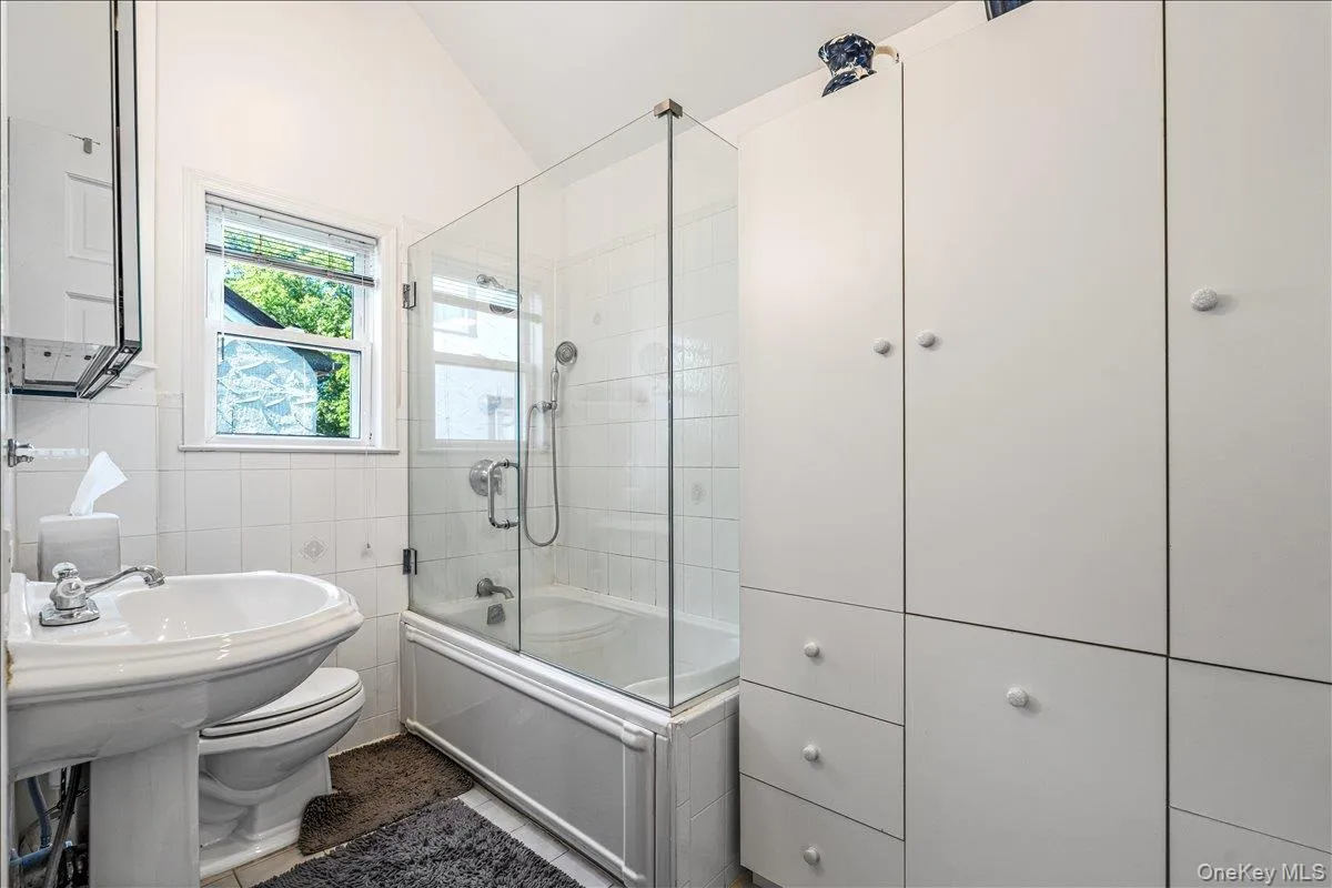 25 Archer Road, Hempstead, NY, 3 Bedrooms Bedrooms, 12 Rooms Rooms,2 BathroomsBathrooms,Residential,For Rent,Archer,0,1017580 25 Archer Road, Hempstead, NY, 3 Bedrooms Bedrooms, 12 Rooms Rooms,2 BathroomsBathrooms,Residential,For Rent,Archer,0,1017580