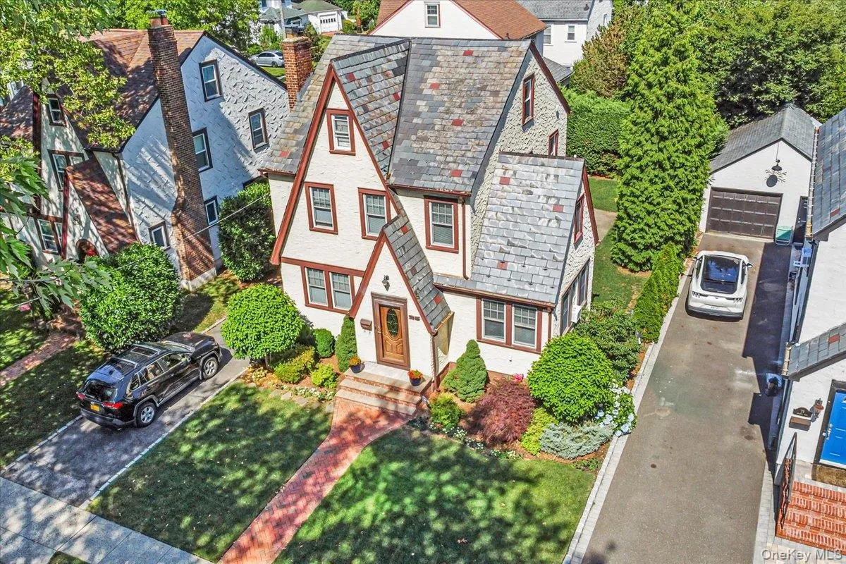 25 Archer Road, Hempstead, NY, 3 Bedrooms Bedrooms, 12 Rooms Rooms,2 BathroomsBathrooms,Residential,For Rent,Archer,0,1017580 25 Archer Road, Hempstead, NY, 3 Bedrooms Bedrooms, 12 Rooms Rooms,2 BathroomsBathrooms,Residential,For Rent,Archer,0,1017580