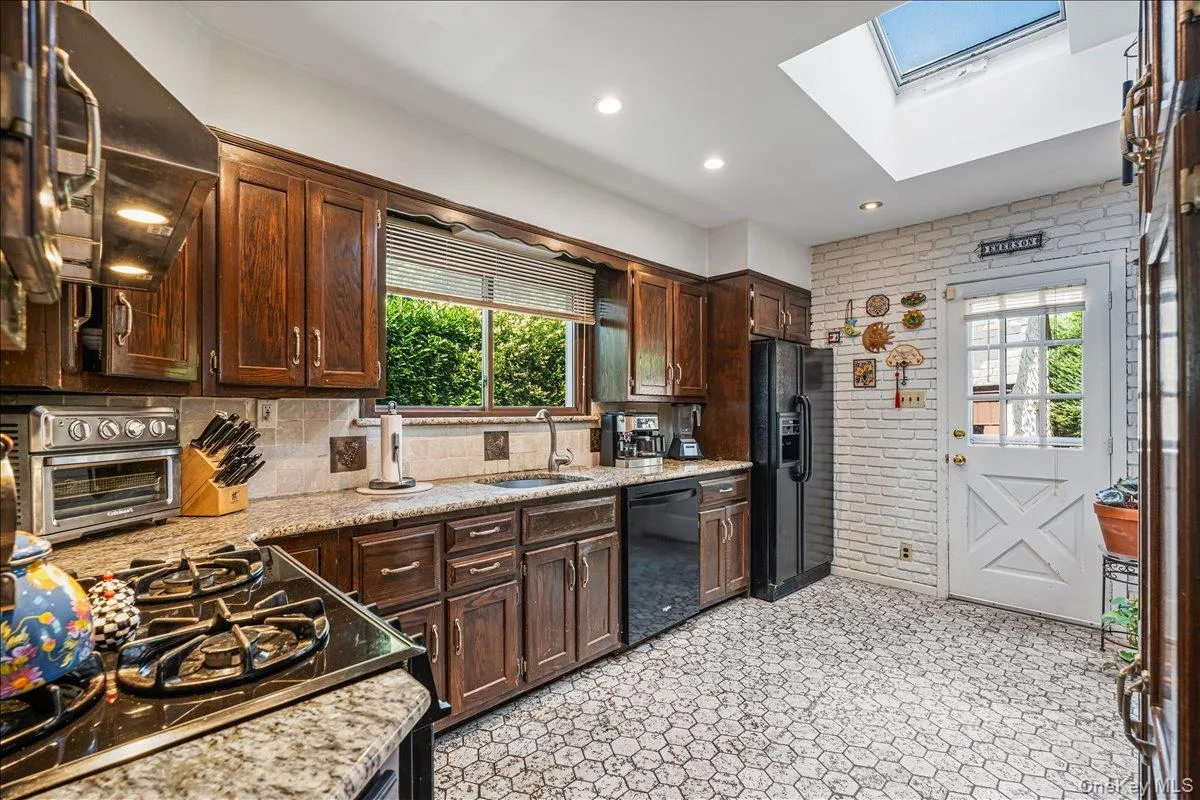 25 Archer Road, Hempstead, NY, 3 Bedrooms Bedrooms, 12 Rooms Rooms,2 BathroomsBathrooms,Residential,For Rent,Archer,0,1017580 25 Archer Road, Hempstead, NY, 3 Bedrooms Bedrooms, 12 Rooms Rooms,2 BathroomsBathrooms,Residential,For Rent,Archer,0,1017580