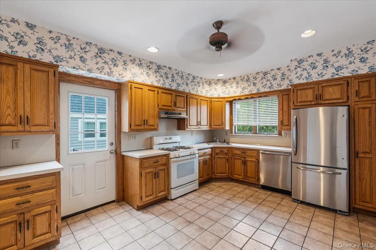 169 Park Avenue, Hempstead, NY, 5 Bedrooms Bedrooms, 8 Rooms Rooms,3 BathroomsBathrooms,Residential,For Rent,Park,0,KEY1017586 169 Park Avenue, Hempstead, NY, 5 Bedrooms Bedrooms, 8 Rooms Rooms,3 BathroomsBathrooms,Residential,For Rent,Park,0,KEY1017586