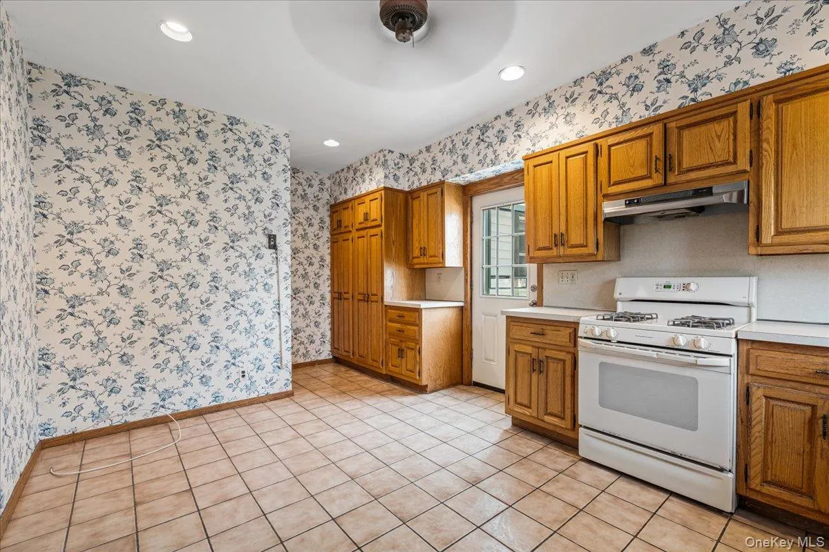 169 Park Avenue, Hempstead, NY, 5 Bedrooms Bedrooms, 8 Rooms Rooms,3 BathroomsBathrooms,Residential,For Rent,Park,0,KEY1017586 169 Park Avenue, Hempstead, NY, 5 Bedrooms Bedrooms, 8 Rooms Rooms,3 BathroomsBathrooms,Residential,For Rent,Park,0,KEY1017586