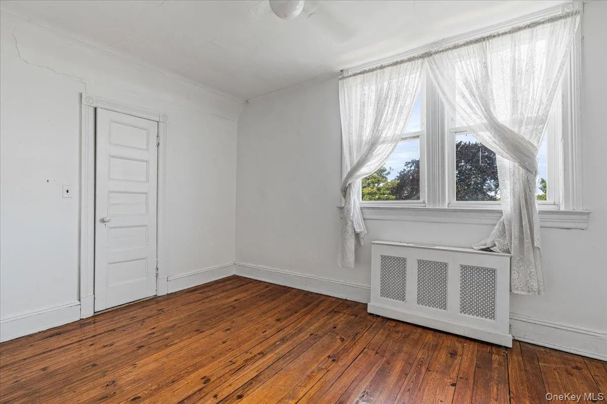 169 Park Avenue, Hempstead, NY, 5 Bedrooms Bedrooms, 8 Rooms Rooms,3 BathroomsBathrooms,Residential,For Rent,Park,0,KEY1017586 169 Park Avenue, Hempstead, NY, 5 Bedrooms Bedrooms, 8 Rooms Rooms,3 BathroomsBathrooms,Residential,For Rent,Park,0,KEY1017586