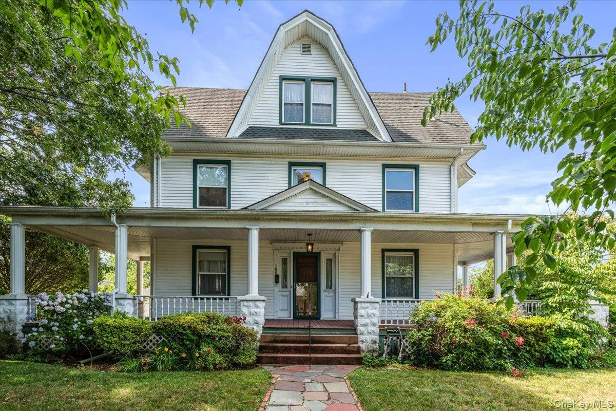 169 Park Avenue, Hempstead, NY, 5 Bedrooms Bedrooms, 8 Rooms Rooms,3 BathroomsBathrooms,Residential,For Rent,Park,0,KEY1017586 169 Park Avenue, Hempstead, NY, 5 Bedrooms Bedrooms, 8 Rooms Rooms,3 BathroomsBathrooms,Residential,For Rent,Park,0,KEY1017586