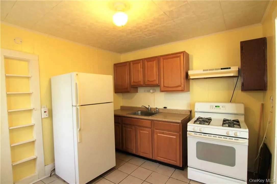119 High Street, Peekskill, NY, 1 Bedroom Bedrooms, 3 Rooms Rooms,1 BathroomBathrooms,Residential Lease,For Rent,High,0,1017587 119 High Street, Peekskill, NY, 1 Bedroom Bedrooms, 3 Rooms Rooms,1 BathroomBathrooms,Residential Lease,For Rent,High,0,1017587