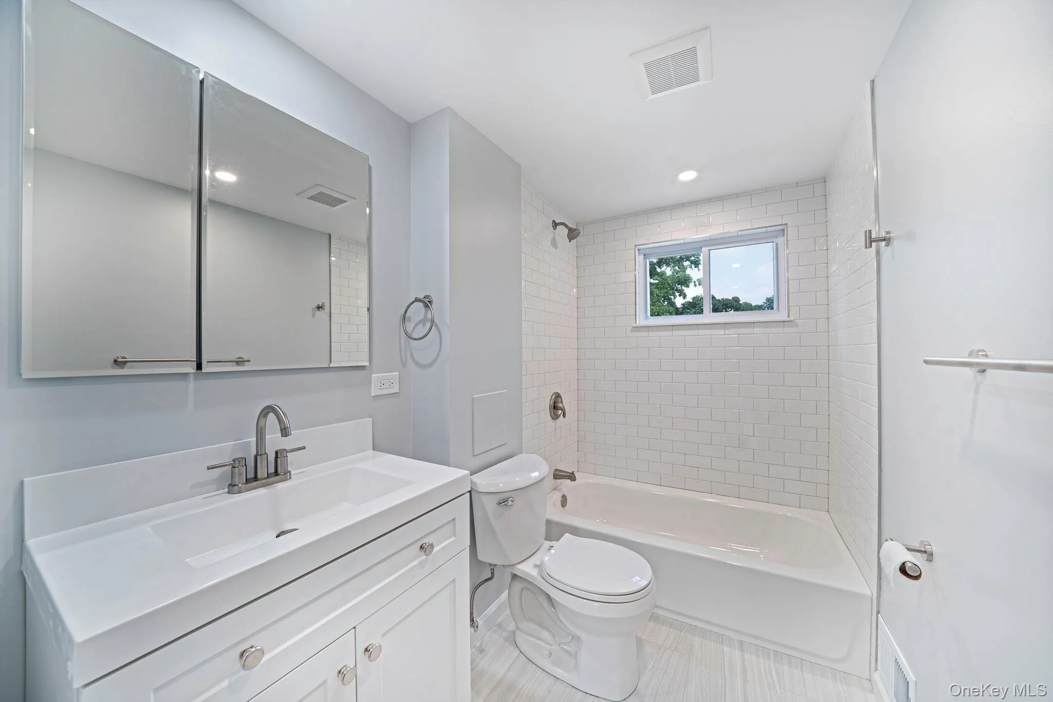Newly Renovated Full Bathroom Newly Renovated Full Bathroom