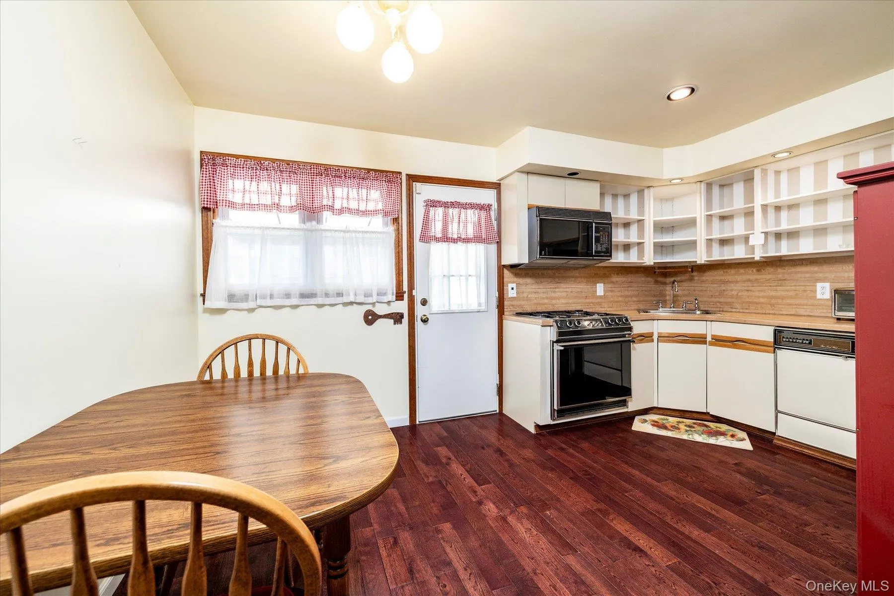 6741 197th Street, New York, NY, 2 Bedrooms Bedrooms, 4 Rooms Rooms,1 BathroomBathrooms,Residential,For Rent,197th,0,KEY1017592 6741 197th Street, New York, NY, 2 Bedrooms Bedrooms, 4 Rooms Rooms,1 BathroomBathrooms,Residential,For Rent,197th,0,KEY1017592