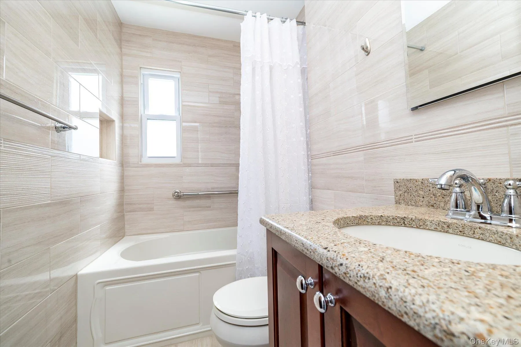 6741 197th Street, New York, NY, 2 Bedrooms Bedrooms, 4 Rooms Rooms,1 BathroomBathrooms,Residential,For Rent,197th,0,KEY1017592 6741 197th Street, New York, NY, 2 Bedrooms Bedrooms, 4 Rooms Rooms,1 BathroomBathrooms,Residential,For Rent,197th,0,KEY1017592