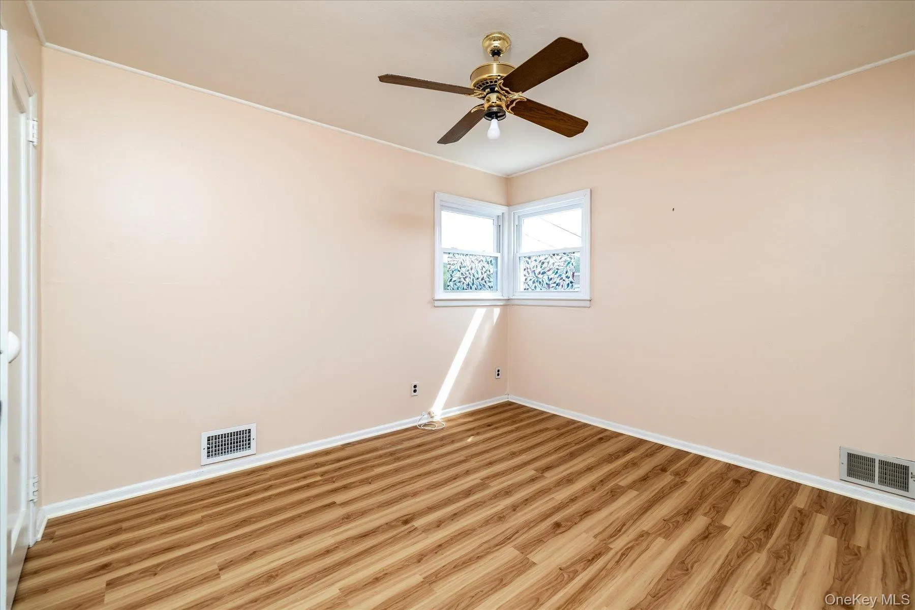6741 197th Street, New York, NY, 2 Bedrooms Bedrooms, 4 Rooms Rooms,1 BathroomBathrooms,Residential,For Rent,197th,0,KEY1017592 6741 197th Street, New York, NY, 2 Bedrooms Bedrooms, 4 Rooms Rooms,1 BathroomBathrooms,Residential,For Rent,197th,0,KEY1017592