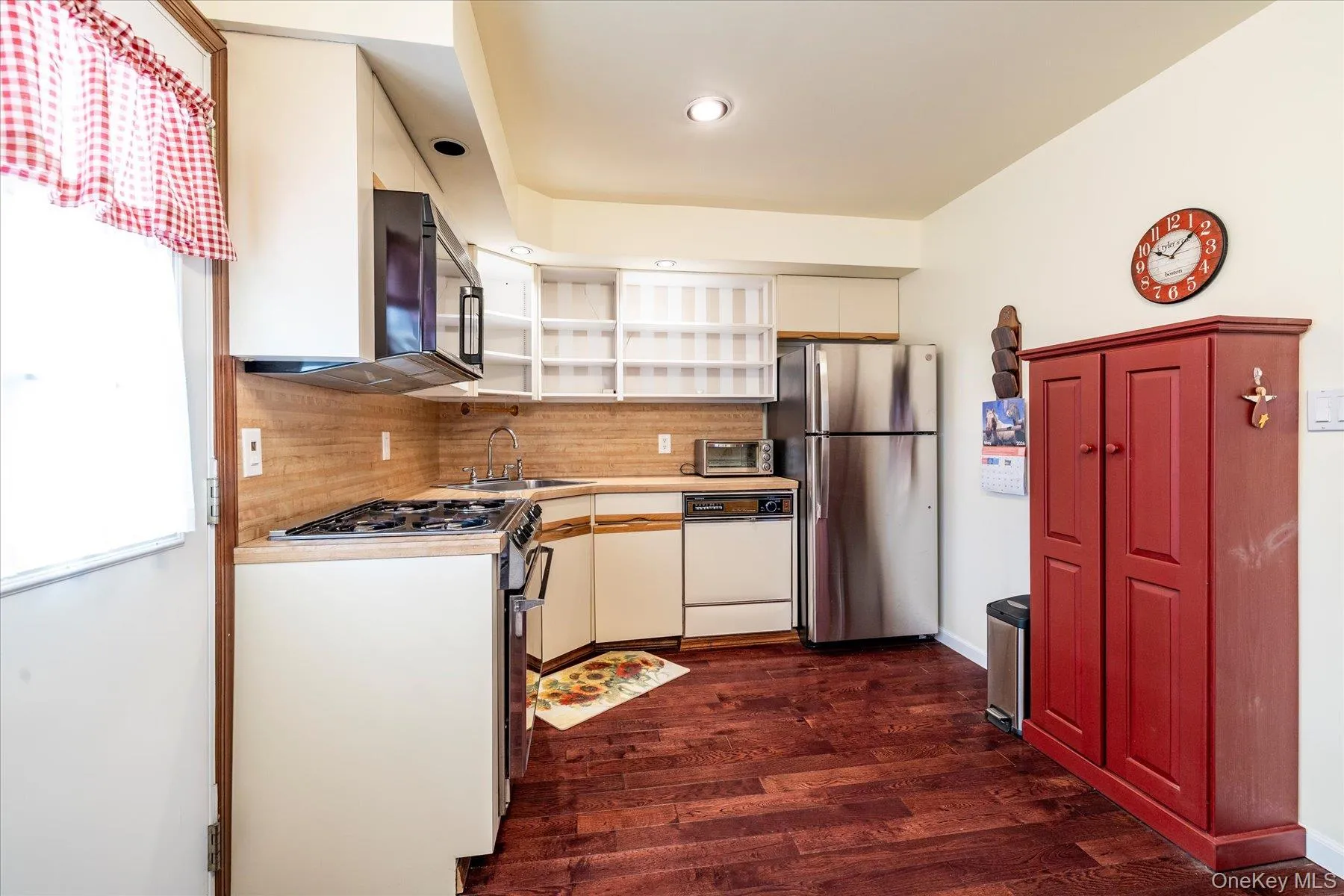 6741 197th Street, New York, NY, 2 Bedrooms Bedrooms, 4 Rooms Rooms,1 BathroomBathrooms,Residential,For Rent,197th,0,KEY1017592 6741 197th Street, New York, NY, 2 Bedrooms Bedrooms, 4 Rooms Rooms,1 BathroomBathrooms,Residential,For Rent,197th,0,KEY1017592