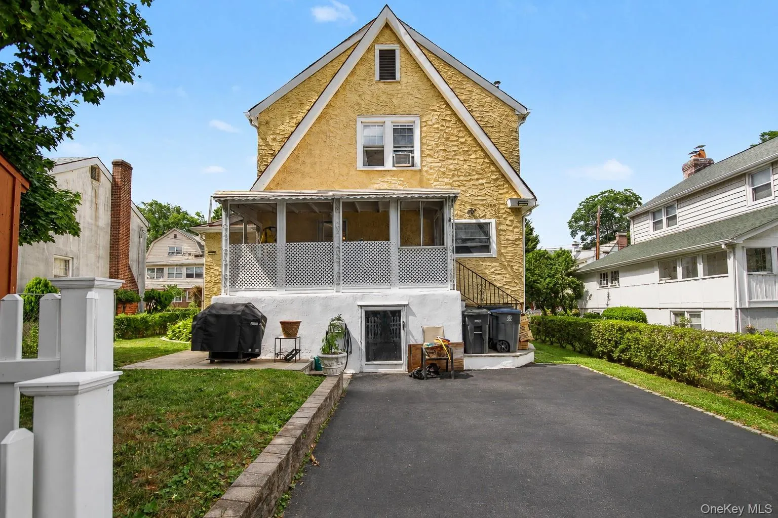Extra deep paved driveway. Extra deep paved driveway.
