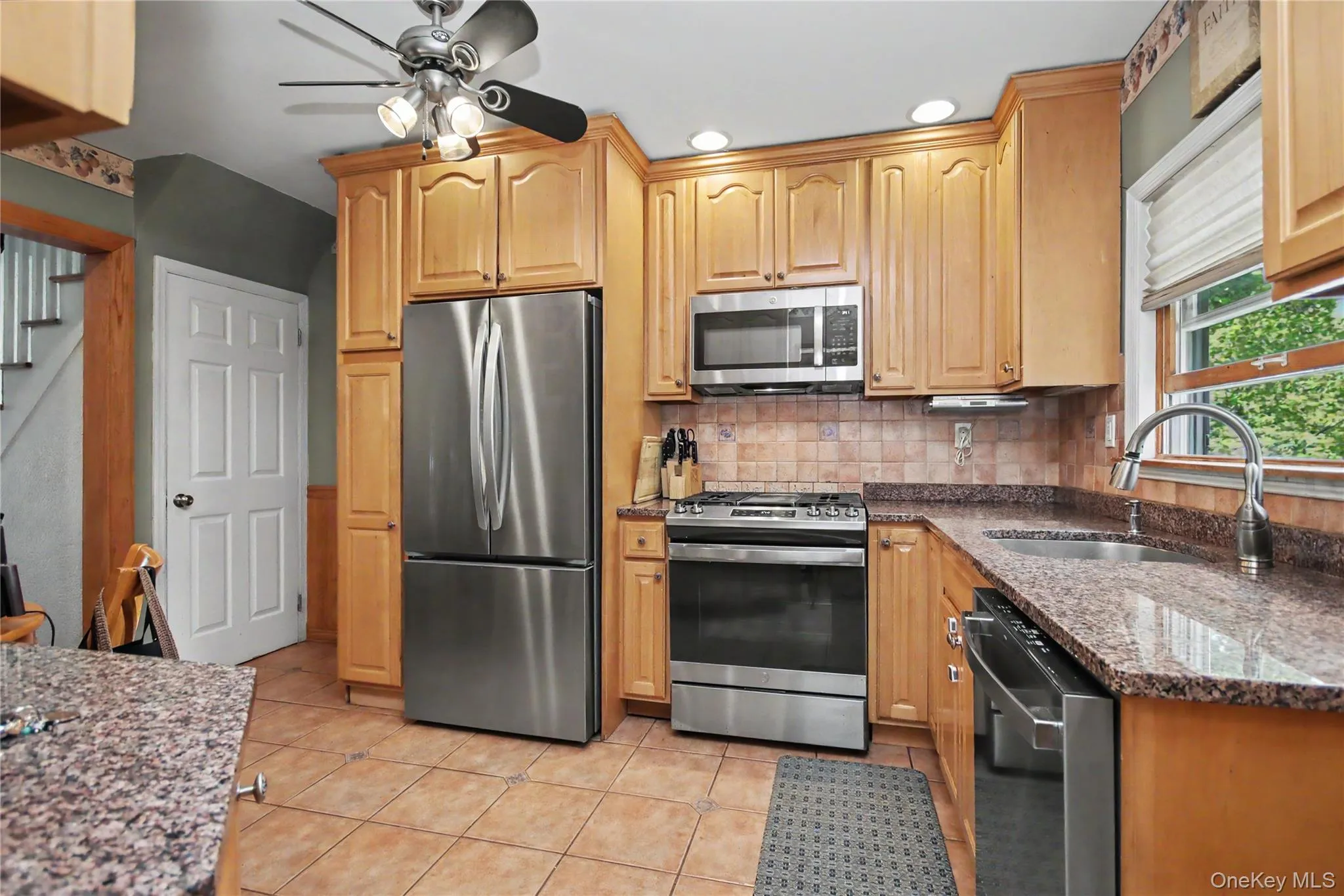 Updated kitchen with all stainless steel appliances. Updated kitchen with all stainless steel appliances.