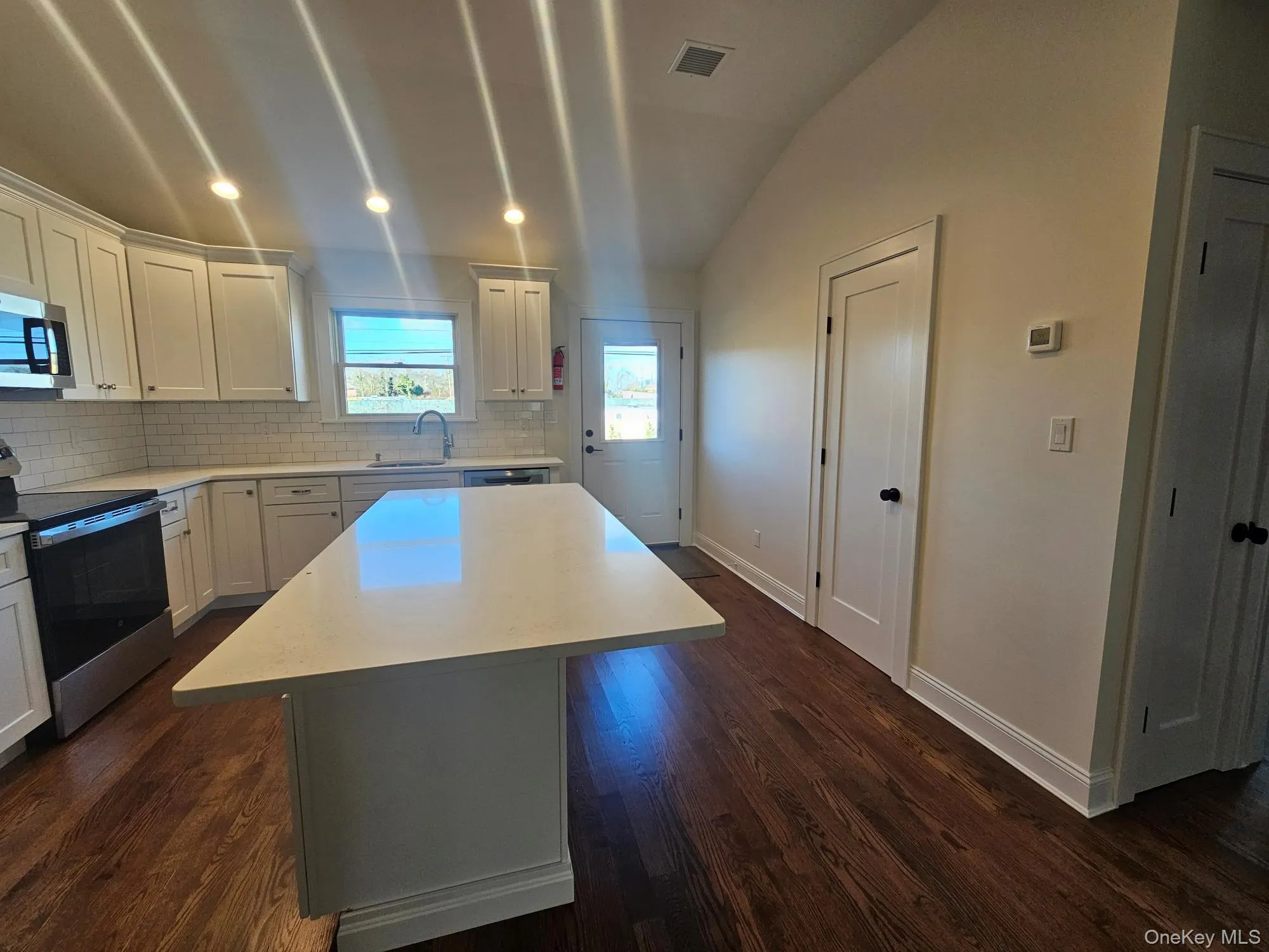 87 Community Road, Islip, NY, 2 Bedrooms Bedrooms, 5 Rooms Rooms,2 BathroomsBathrooms,Residential Lease,For Rent,Community,0,1017595 87 Community Road, Islip, NY, 2 Bedrooms Bedrooms, 5 Rooms Rooms,2 BathroomsBathrooms,Residential Lease,For Rent,Community,0,1017595