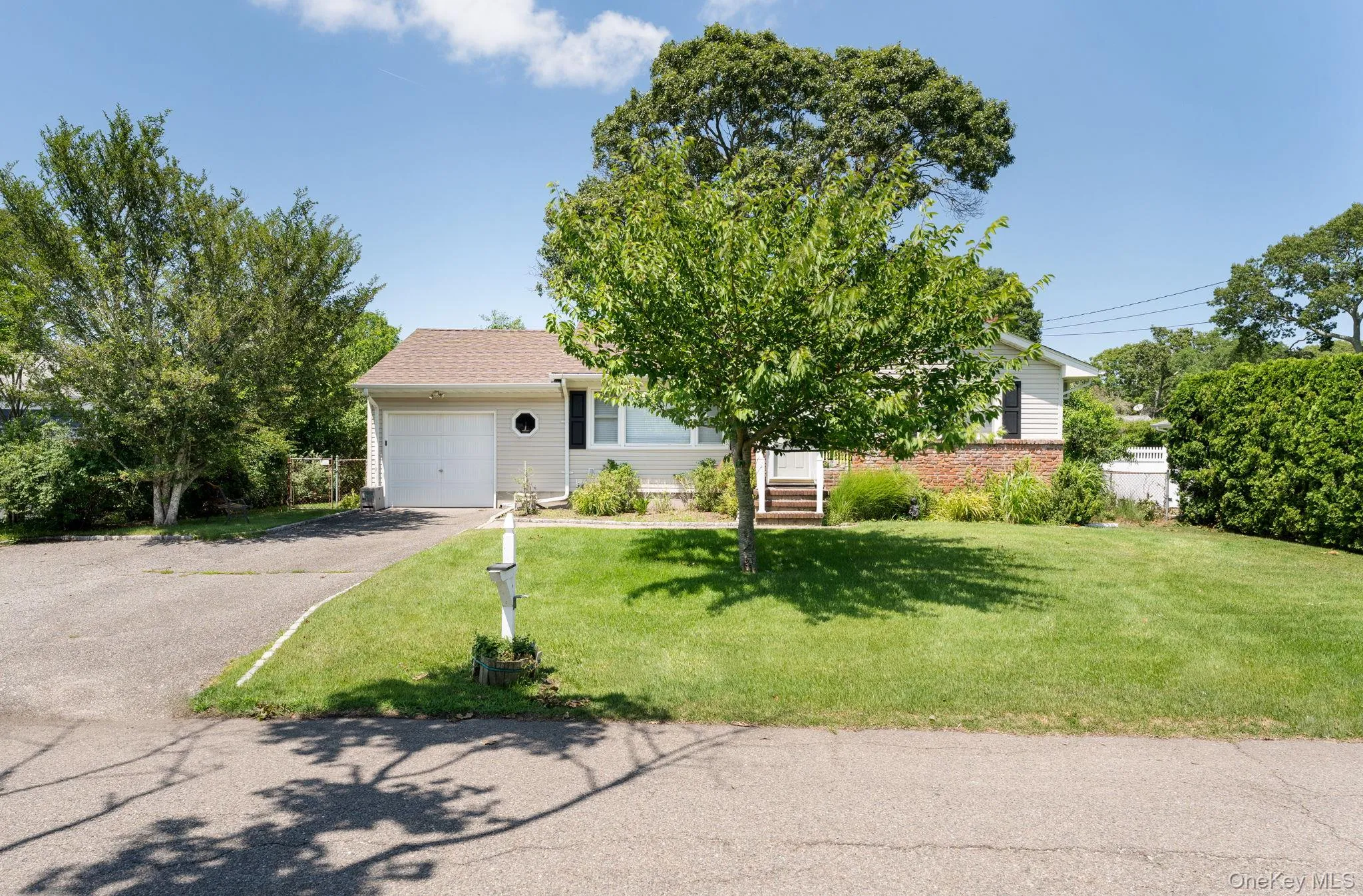 23 Staller Boulevard, Southampton, NY, 2 Bedrooms Bedrooms, 6 Rooms Rooms,1 BathroomBathrooms,Residential,For Rent,Staller,0,1017600 23 Staller Boulevard, Southampton, NY, 2 Bedrooms Bedrooms, 6 Rooms Rooms,1 BathroomBathrooms,Residential,For Rent,Staller,0,1017600