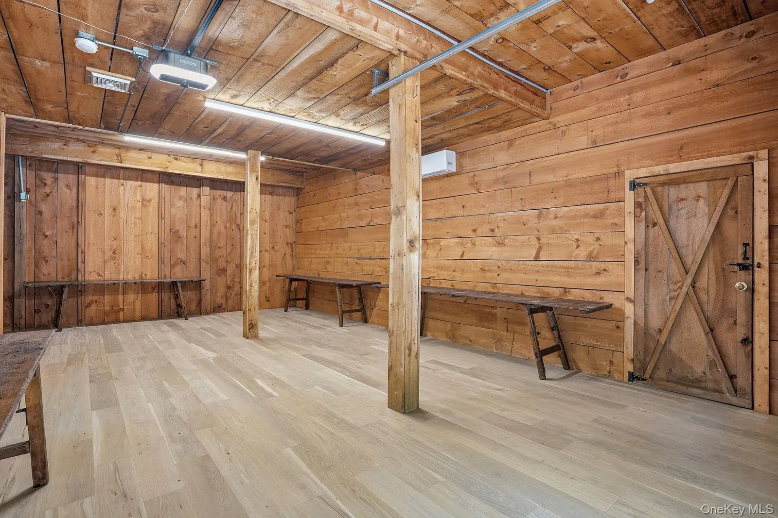 Barn studio space ideal for artists, hobbyists, or use as a workshop Barn studio space ideal for artists, hobbyists, or use as a workshop