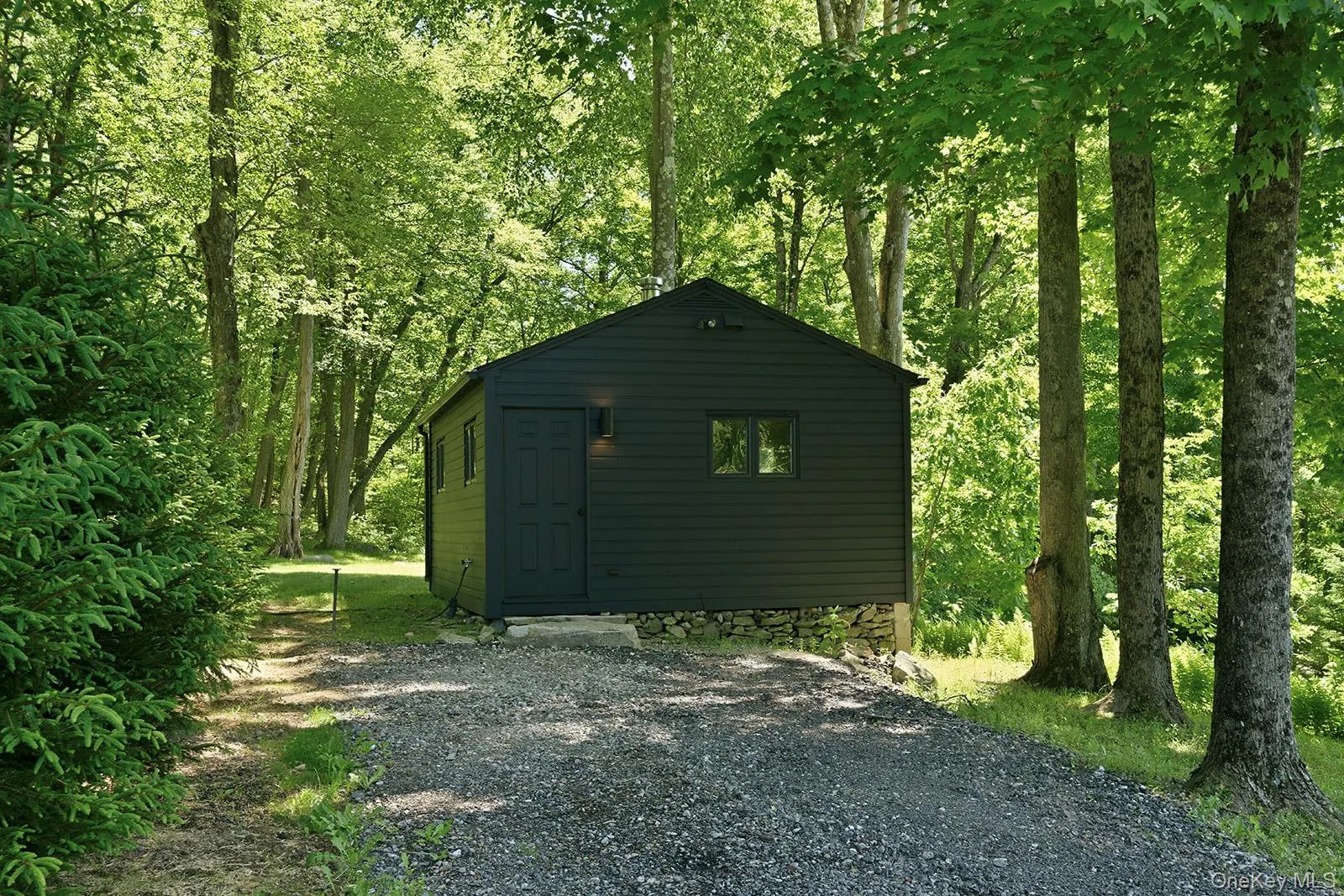 Former sugar shack, ready to be reimagined as a private studio or workshop Former sugar shack, ready to be reimagined as a private studio or workshop