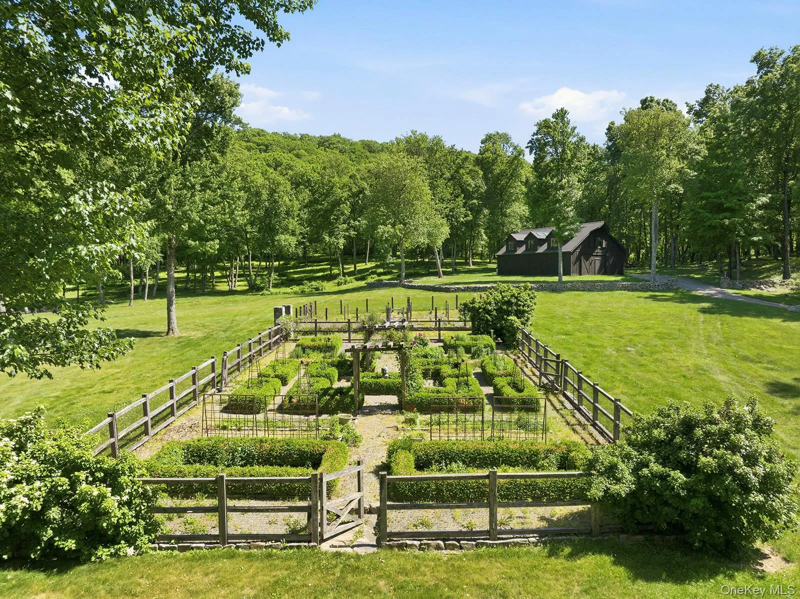 Formal garden perfect for flowers, herbs or vegetable Formal garden perfect for flowers, herbs or vegetable