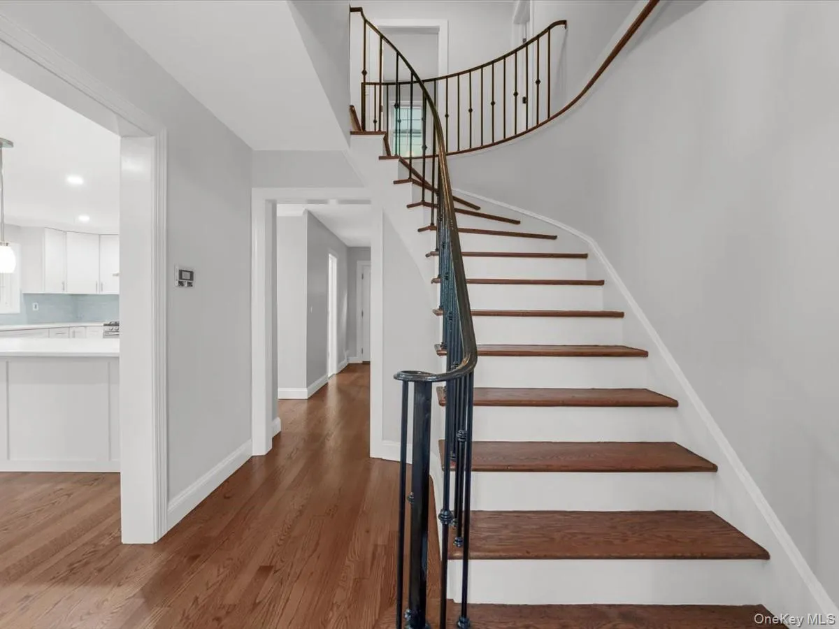 17 Pinewood Road, North Hempstead, NY, 3 Bedrooms Bedrooms, ,3 BathroomsBathrooms,Residential Lease,For Rent,Pinewood,0,1017608 17 Pinewood Road, North Hempstead, NY, 3 Bedrooms Bedrooms, ,3 BathroomsBathrooms,Residential Lease,For Rent,Pinewood,0,1017608