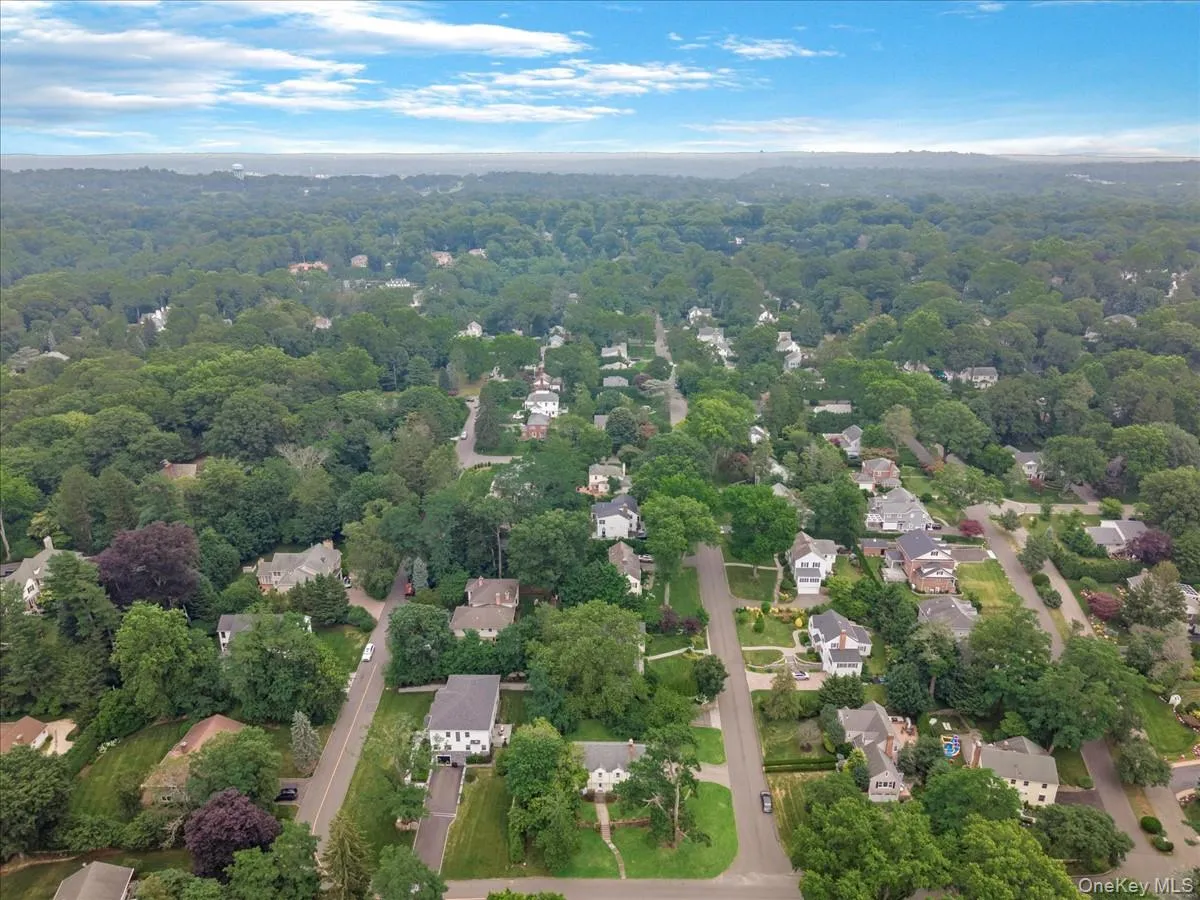 17 Pinewood Road, North Hempstead, NY, 3 Bedrooms Bedrooms, ,3 BathroomsBathrooms,Residential Lease,For Rent,Pinewood,0,1017608 17 Pinewood Road, North Hempstead, NY, 3 Bedrooms Bedrooms, ,3 BathroomsBathrooms,Residential Lease,For Rent,Pinewood,0,1017608